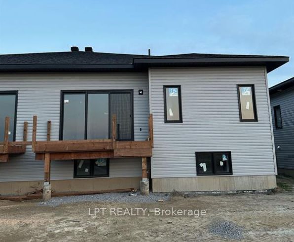 826 Namur Street, Russell, ON K0A 2M0 photo 2