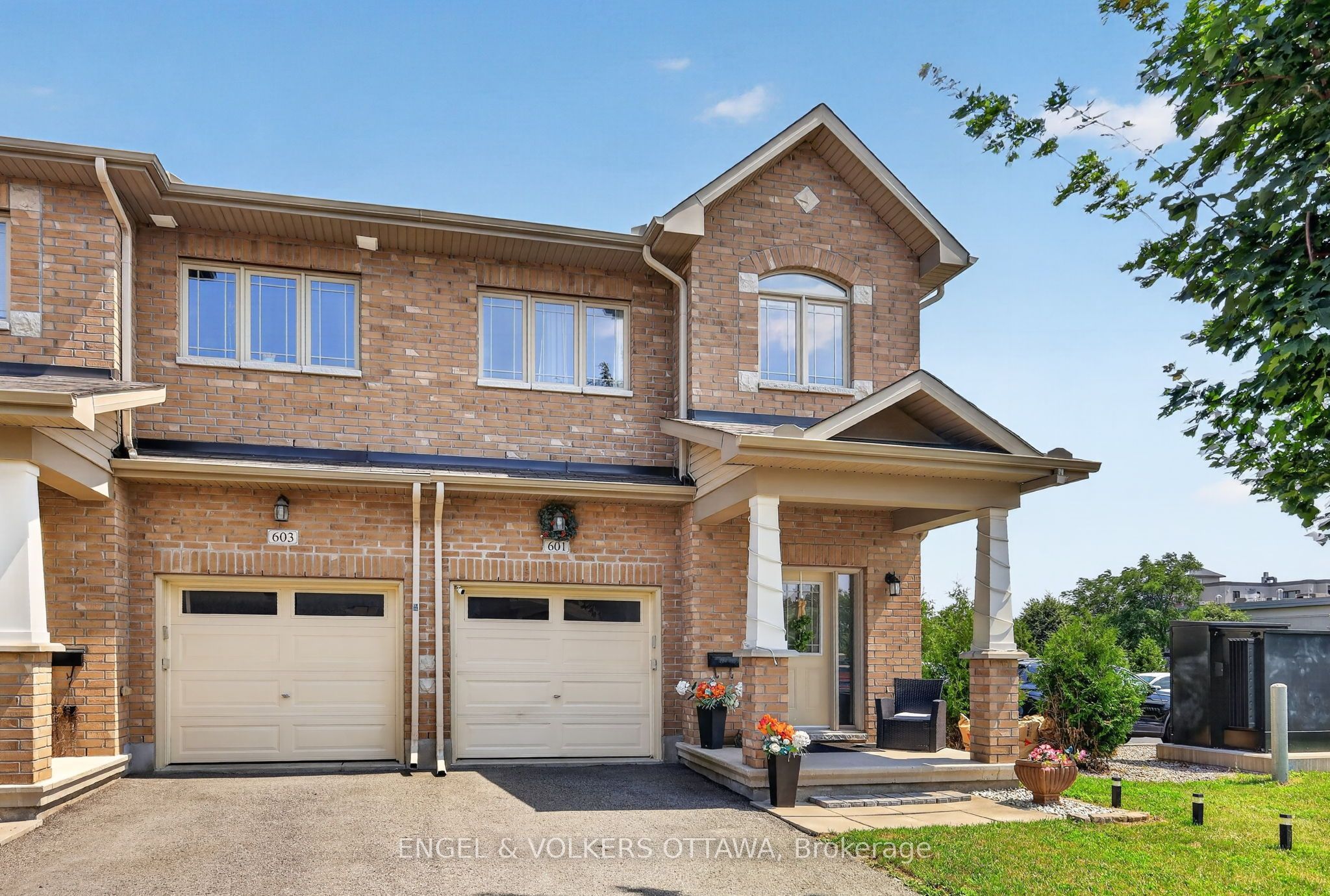 601 Via Campanale Avenue, Barrhaven, ON K2J 4A2