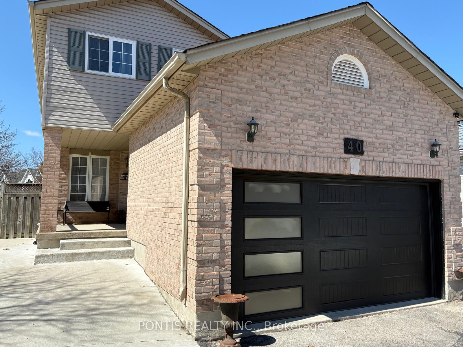 40 Alderson Drive, Cambridge, ON N3C 4C5 photo 2