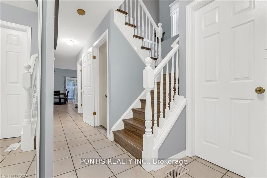 40 Alderson Drive, Cambridge, ON N3C 4C5 photo 5