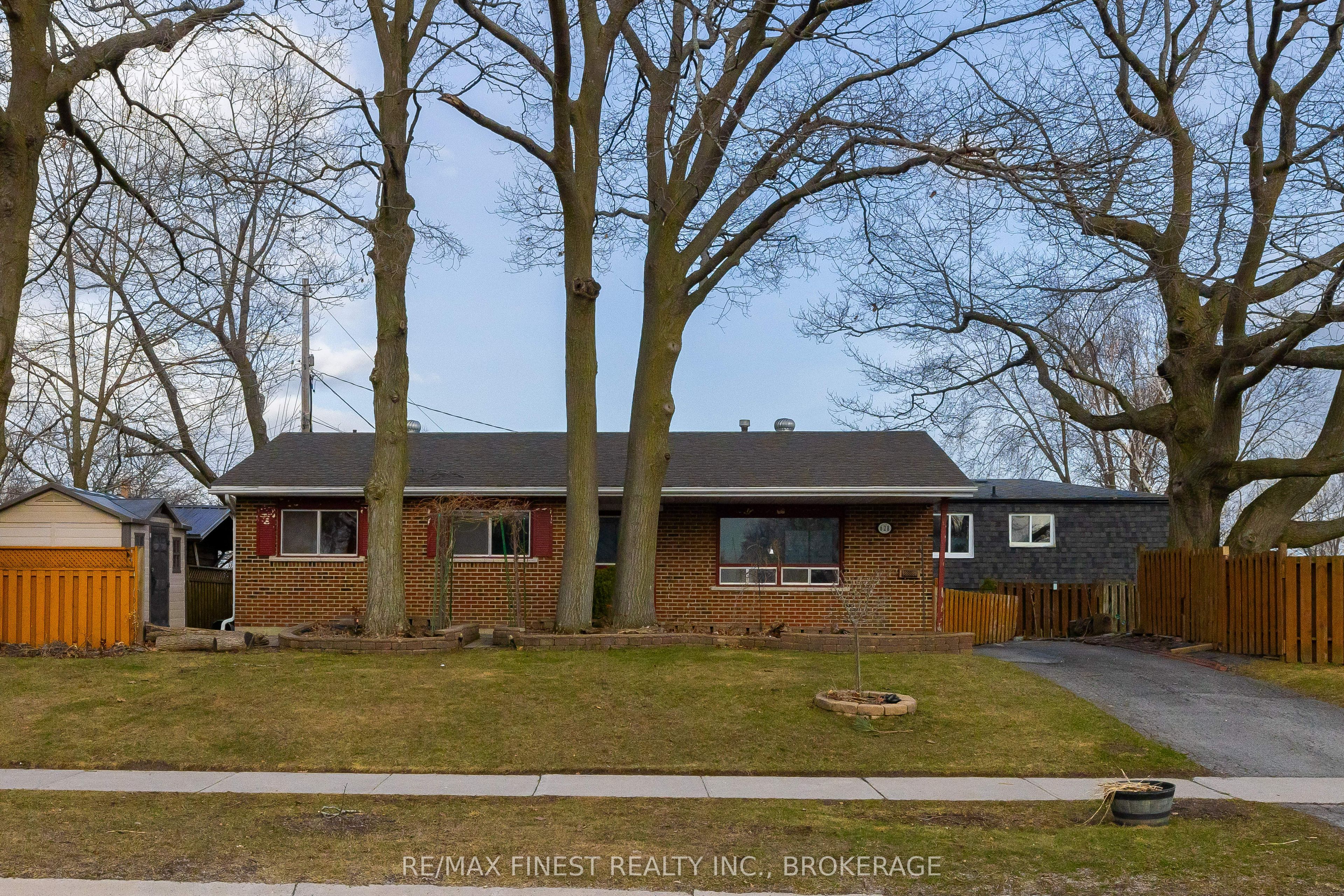 628 Stanford Street, Kingston, ON K7M 6A1