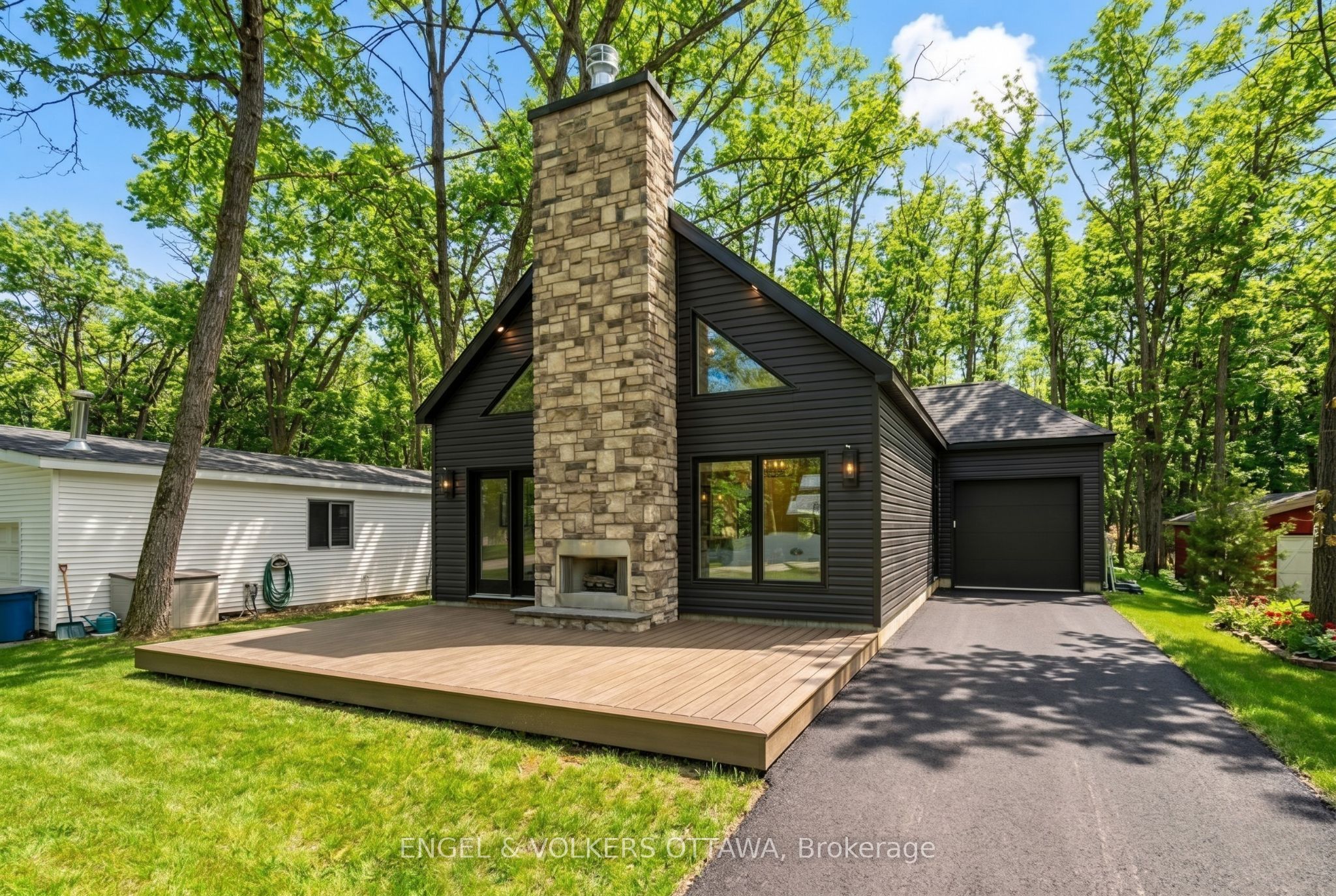557 Bayview Drive, Constance Bay - Dunrobin - Kilmaurs - Woodlawn, ON K0A 3M0