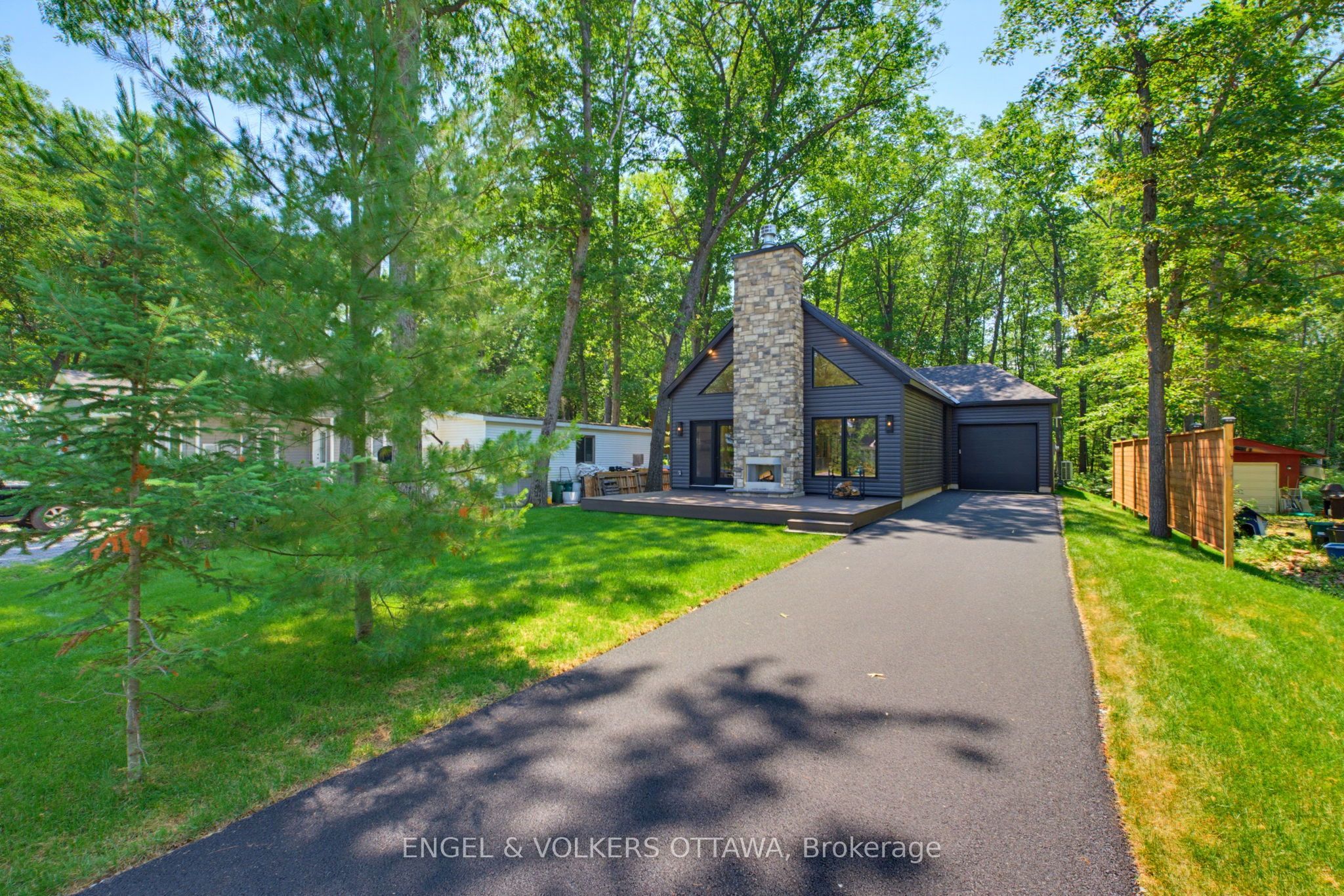 557 Bayview Drive, Constance Bay - Dunrobin - Kilmaurs - Woodlawn, ON K0A 3M0 photo 2