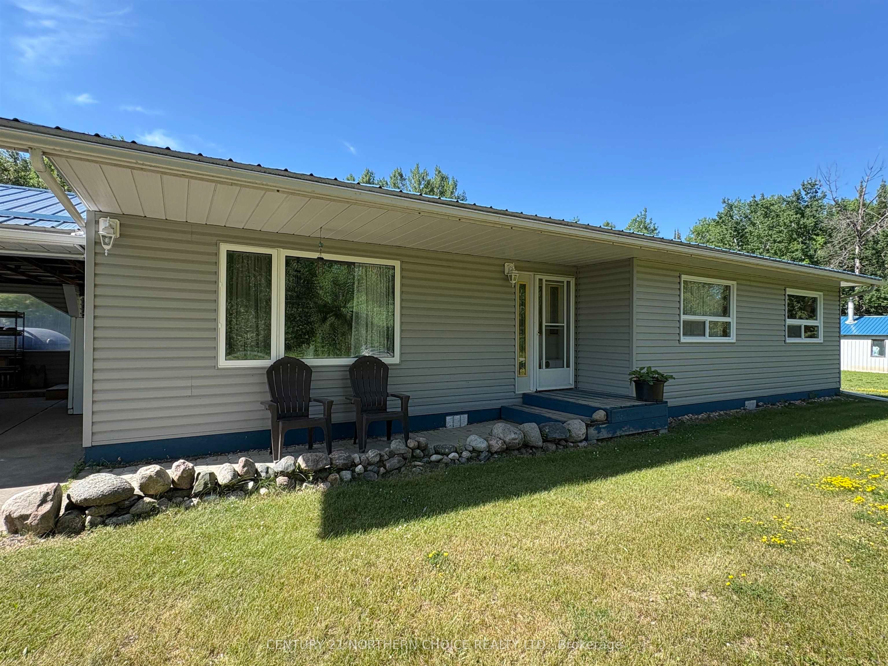 993 Fisher Road, Emo, ON P0W 1E0 photo 3