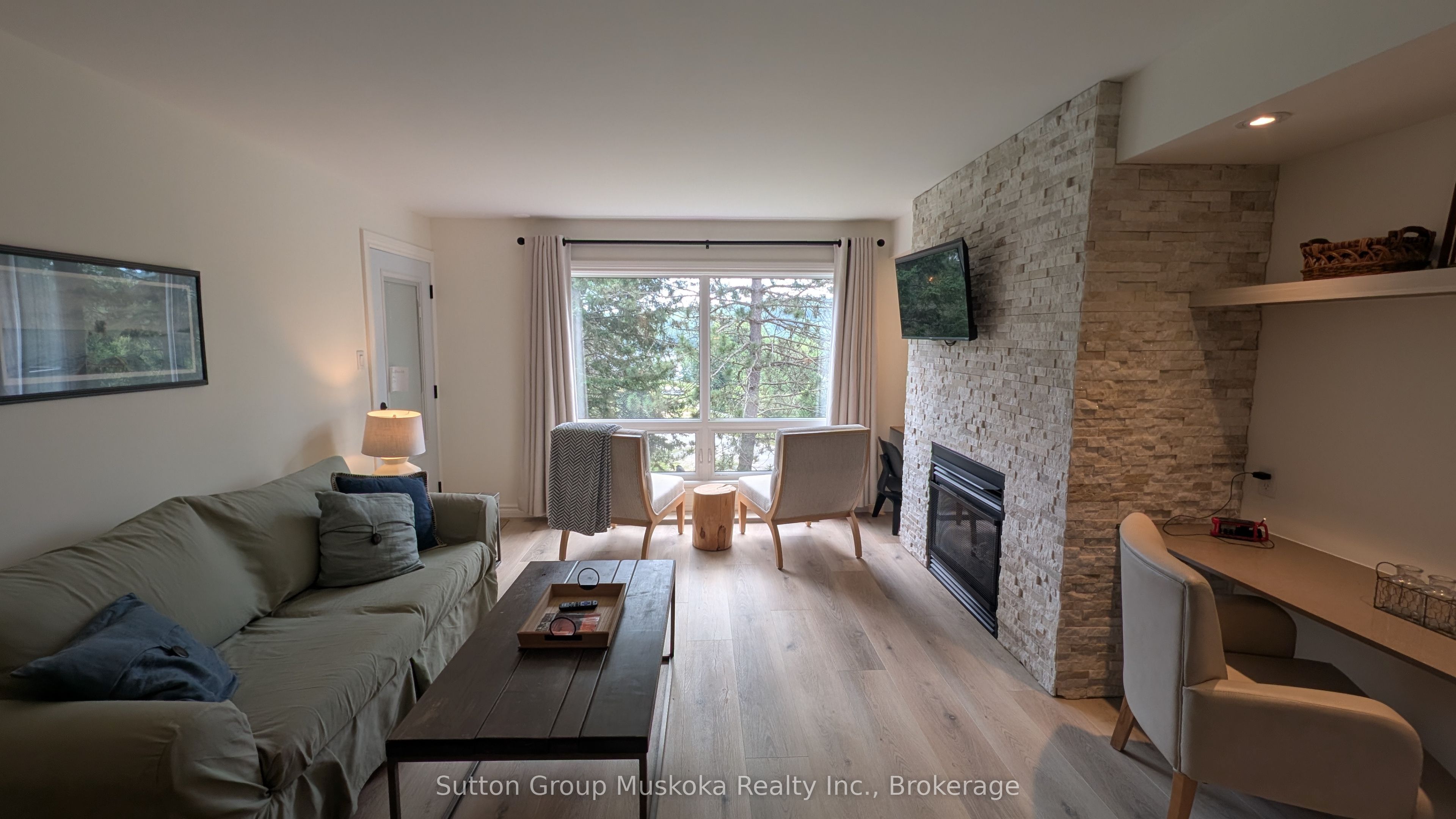 52-205 Deerhurst Drive, Huntsville, ON P1H 2E8 photo 4