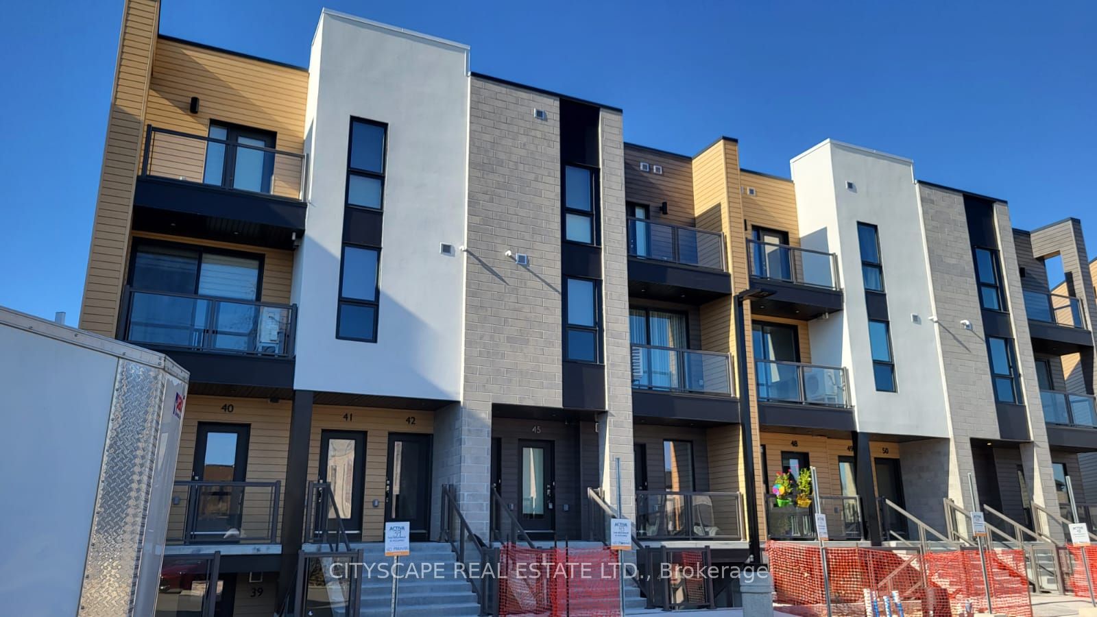 261 Woodbine Avenue C053, Kitchener, ON N2R 0S7 photo 4
