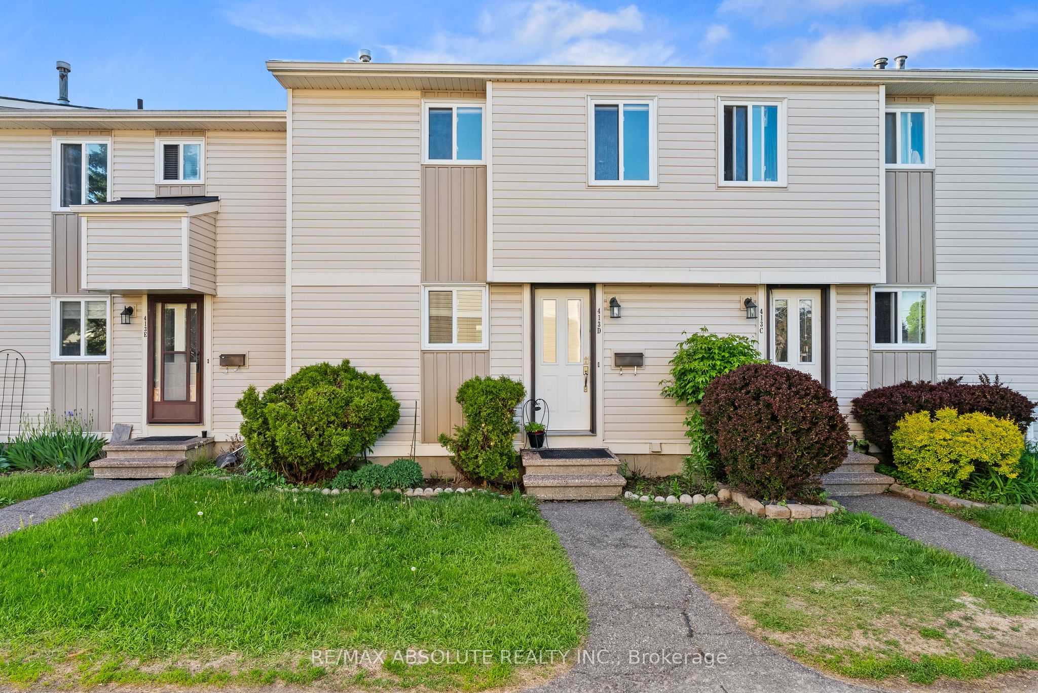 413 Woodfield Drive #D, Tanglewood - Grenfell Glen - Pineglen, ON K2G 4B7