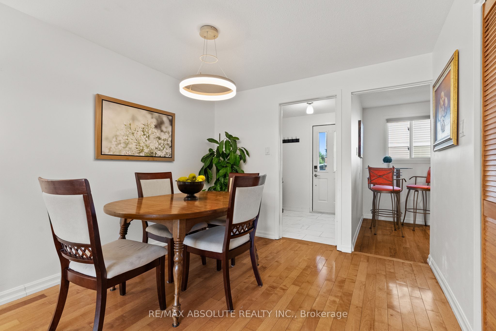 413 Woodfield Drive #D, Tanglewood - Grenfell Glen - Pineglen, ON K2G 4B7 photo 4