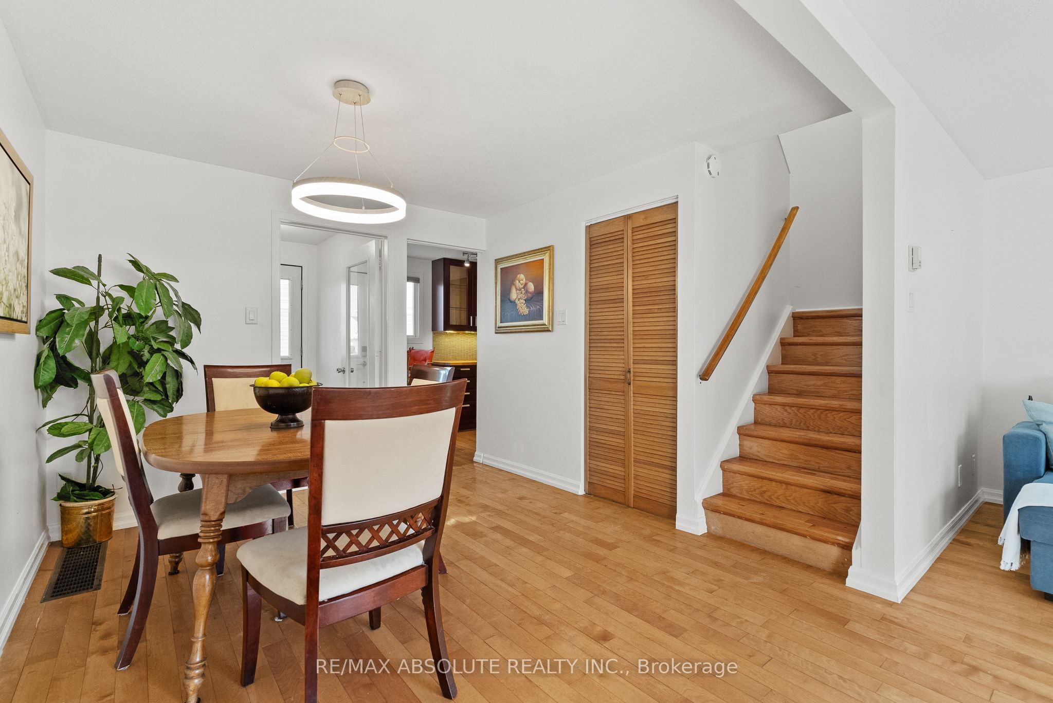 413 Woodfield Drive #D, Tanglewood - Grenfell Glen - Pineglen, ON K2G 4B7 photo 5