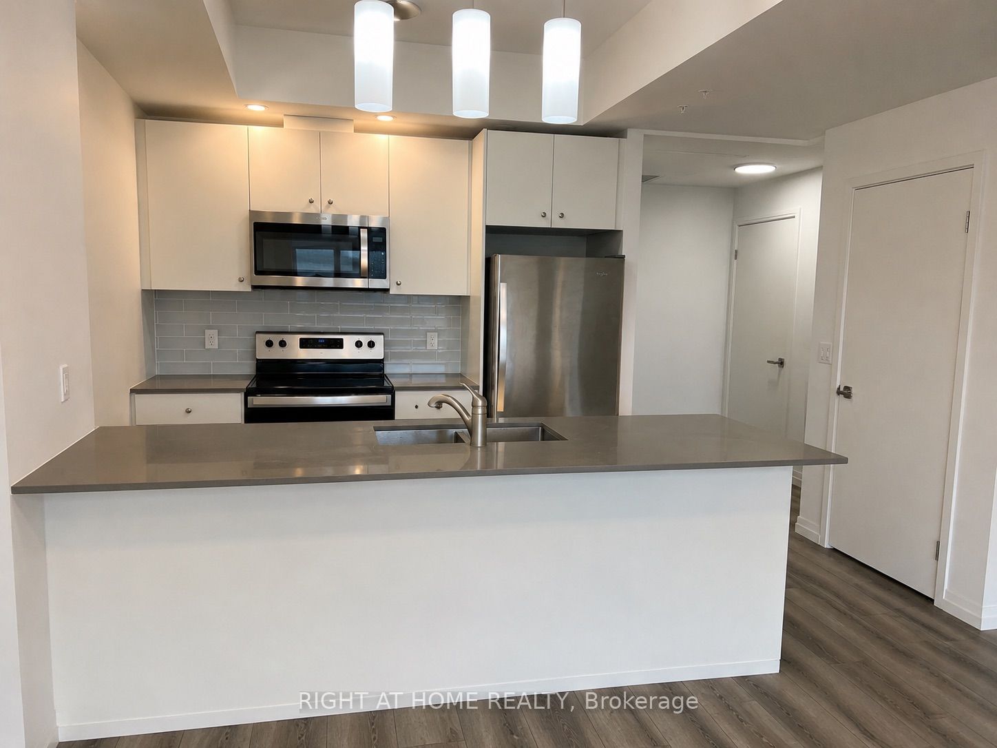 108 Garment Street 1107, Kitchener, ON N2G 0E2 photo 5