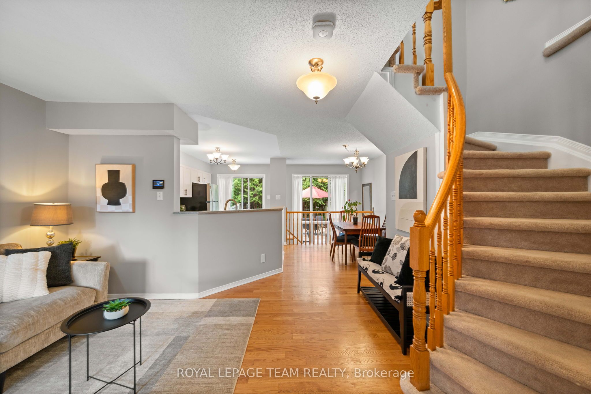 6 Folison Street, Hunt Club - South Keys and Area, ON K1T 3Y3 photo 4