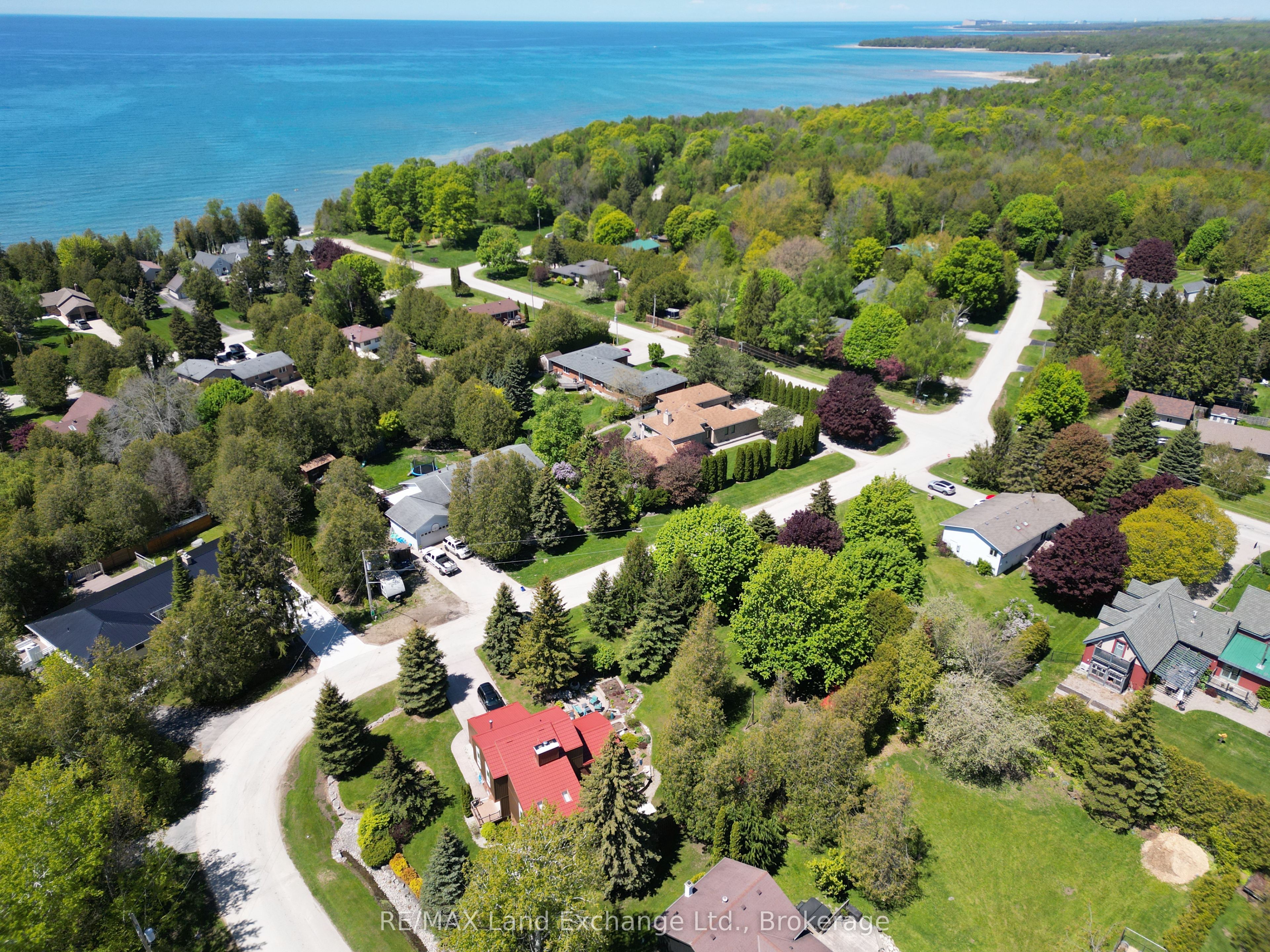 40 Eastwood Crescent, Kincardine, ON N2Z 2X6