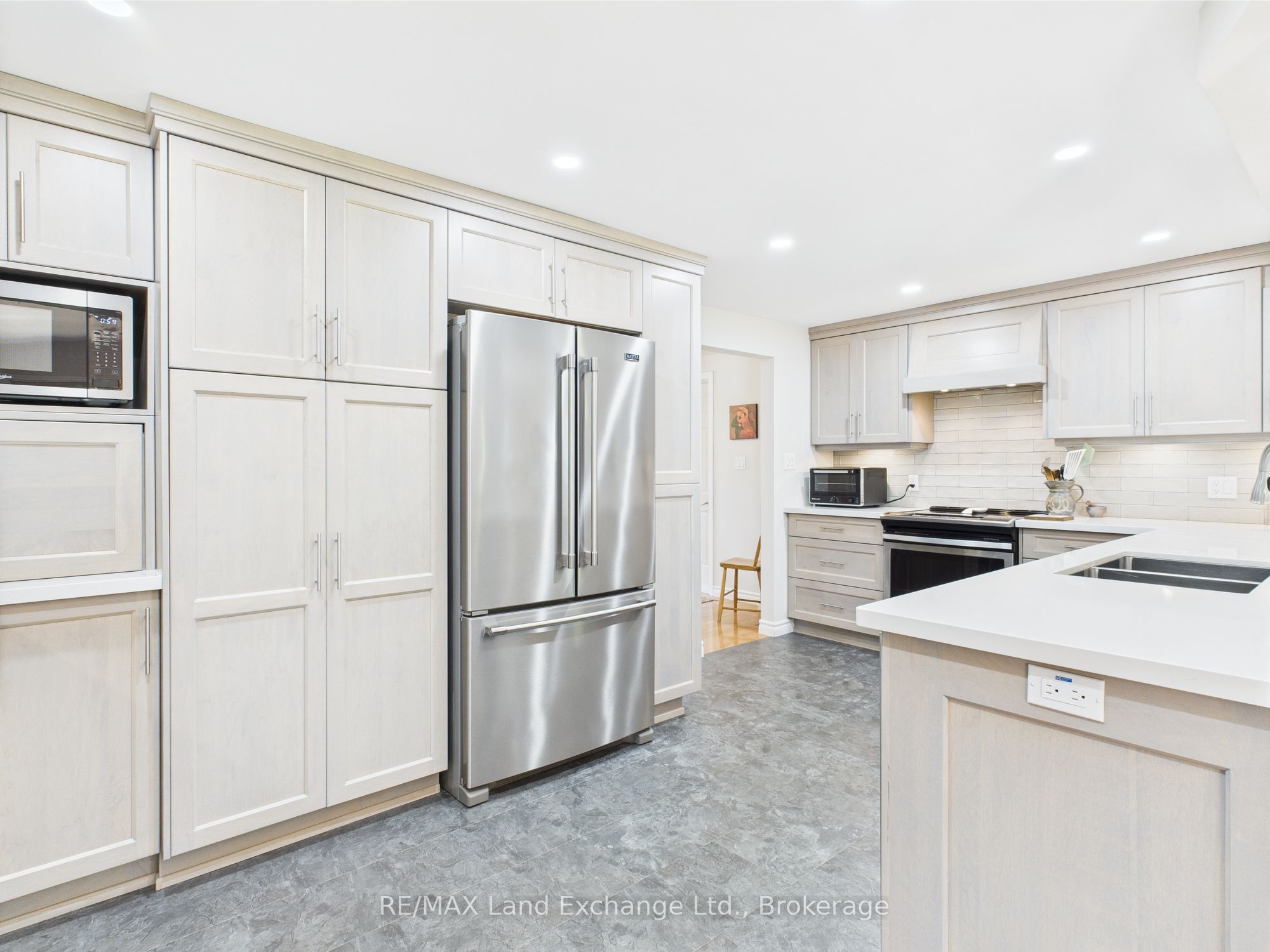 40 Eastwood Crescent, Kincardine, ON N2Z 2X6 photo 5