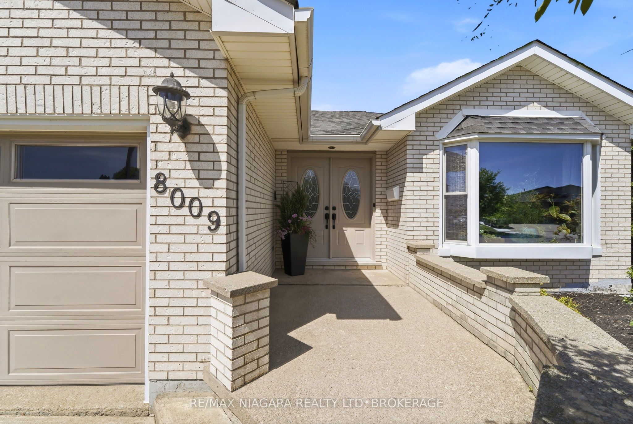8009 Preakness Street, Niagara Falls, ON L2H 2E8 photo 2