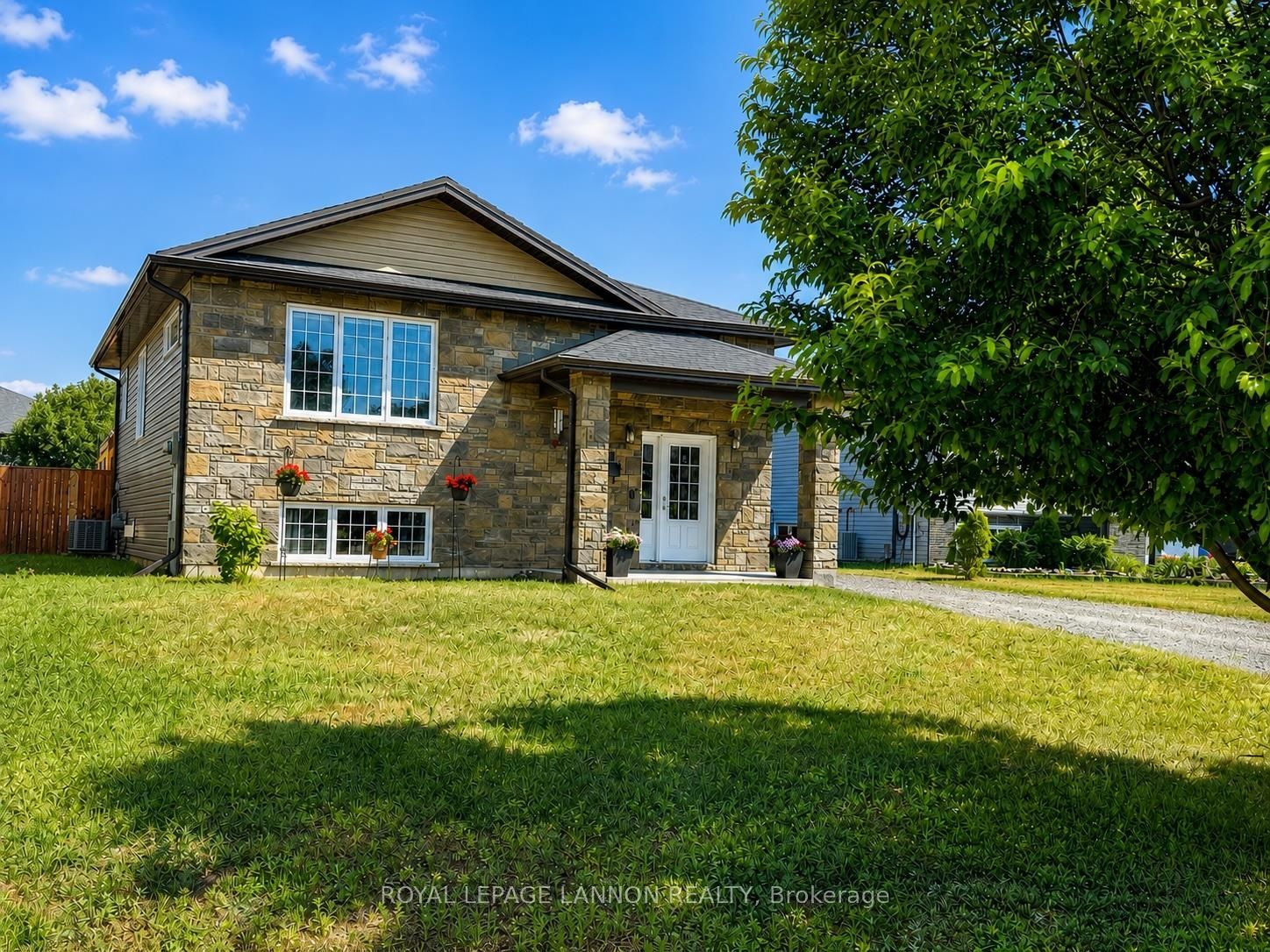 287 Cougar Crescent, Thunder Bay, ON P7C 0B1 photo 2