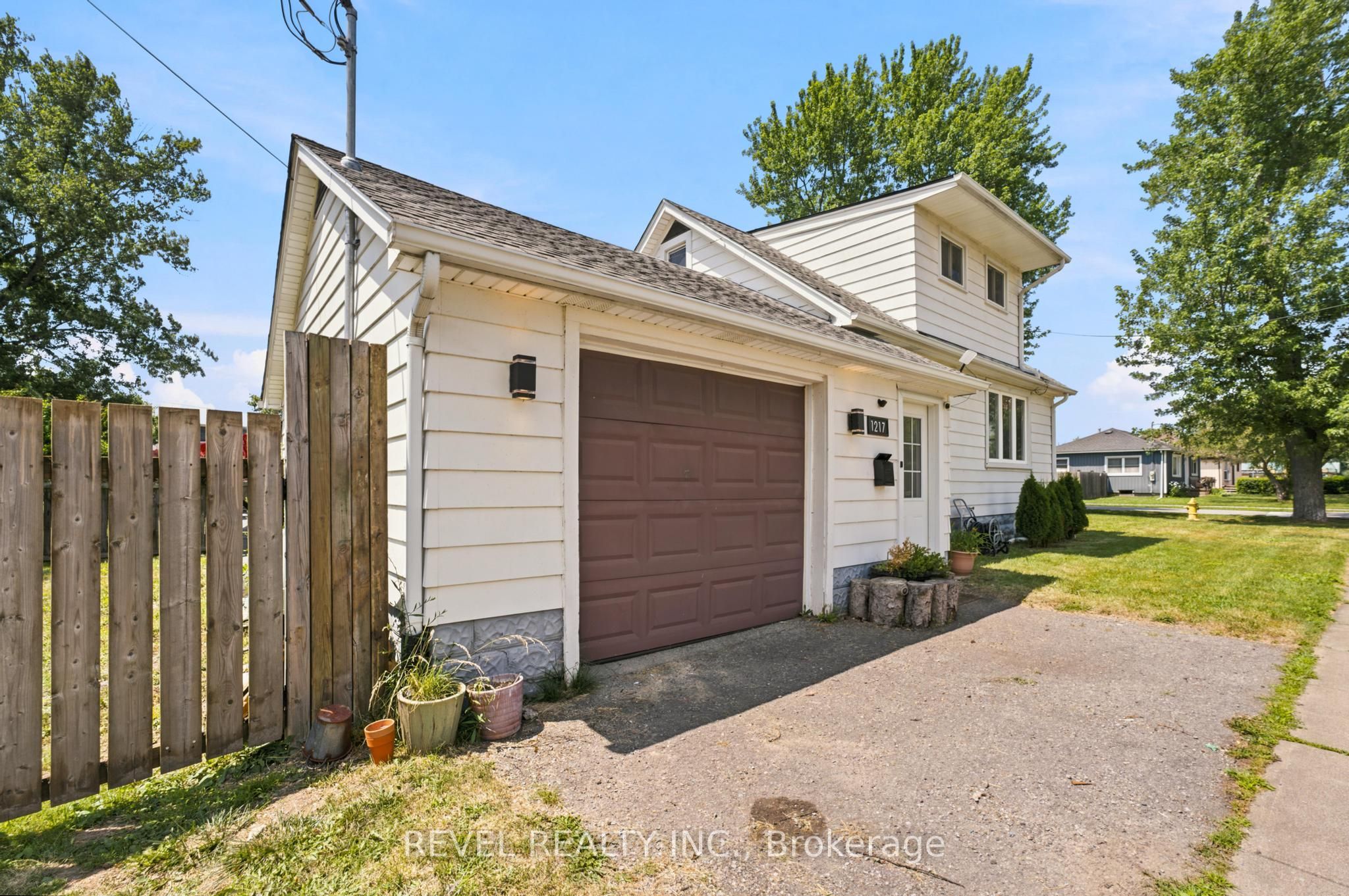 1217 ORCHARD Avenue, Fort Erie, ON L2A 3C8 photo 4