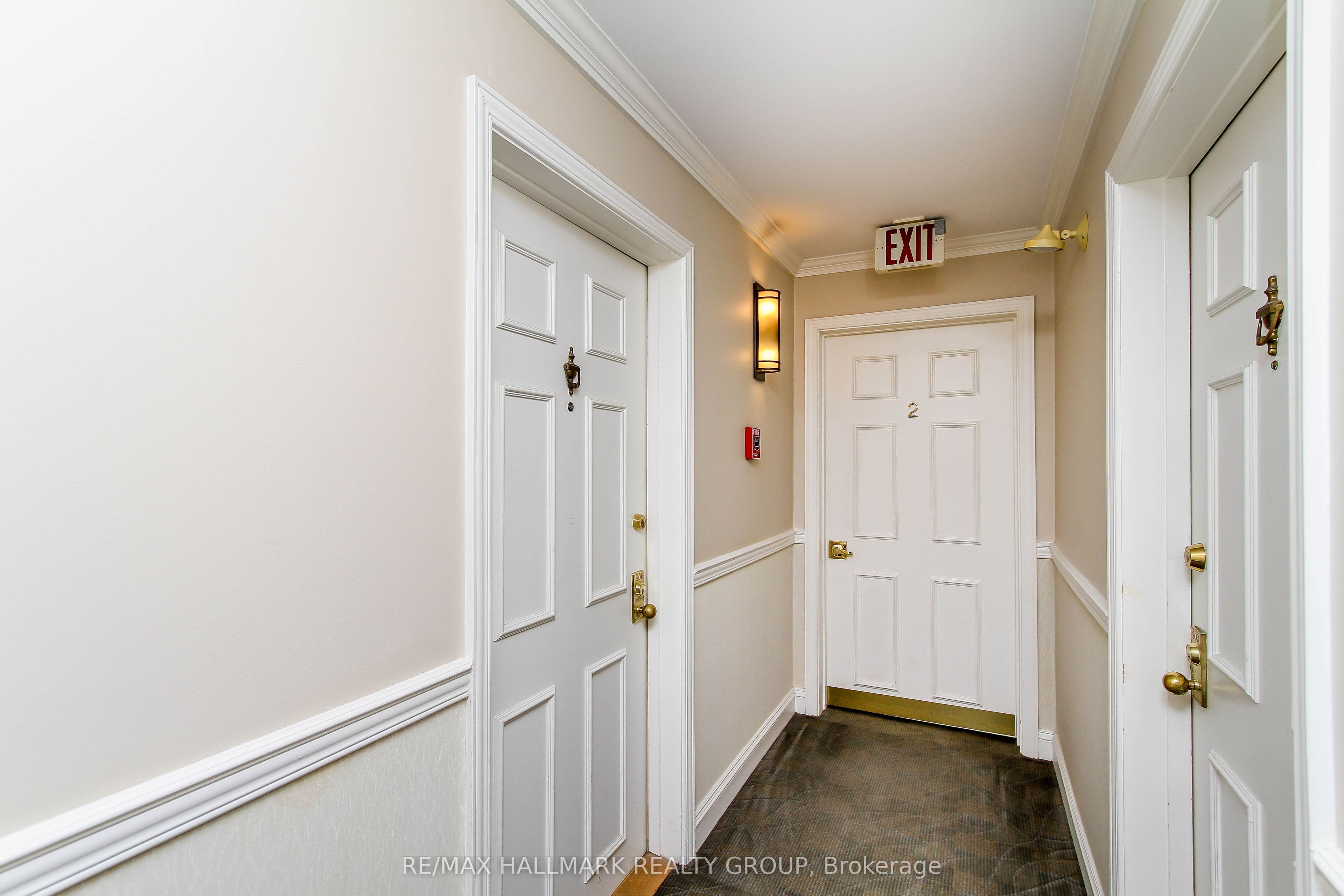 222 Bruyere Street 201, Lower Town - Sandy Hill, ON K1N 5E3 photo 3