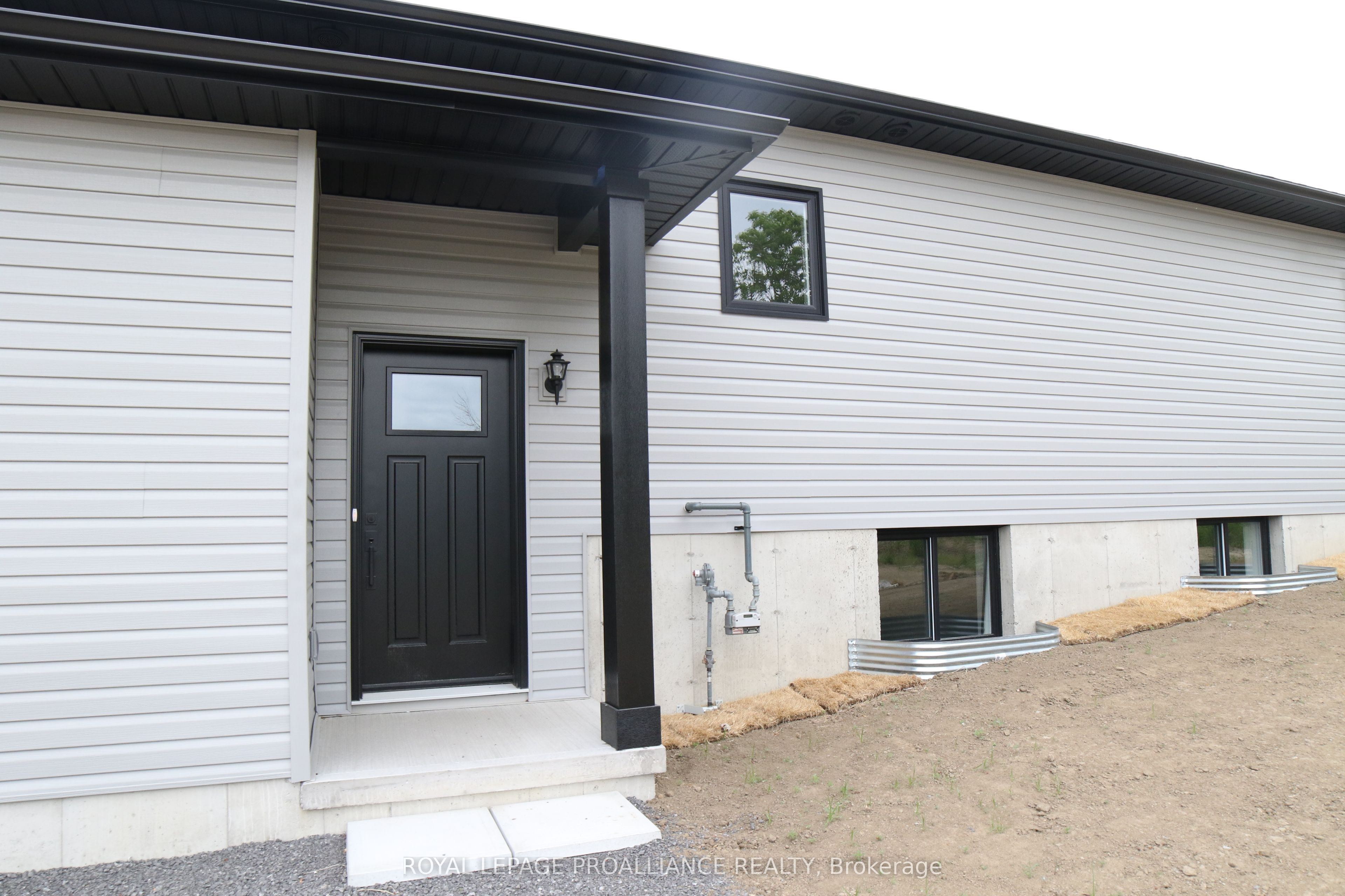 160B Sienna Avenue, Belleville, ON K8P 0H3 photo 2