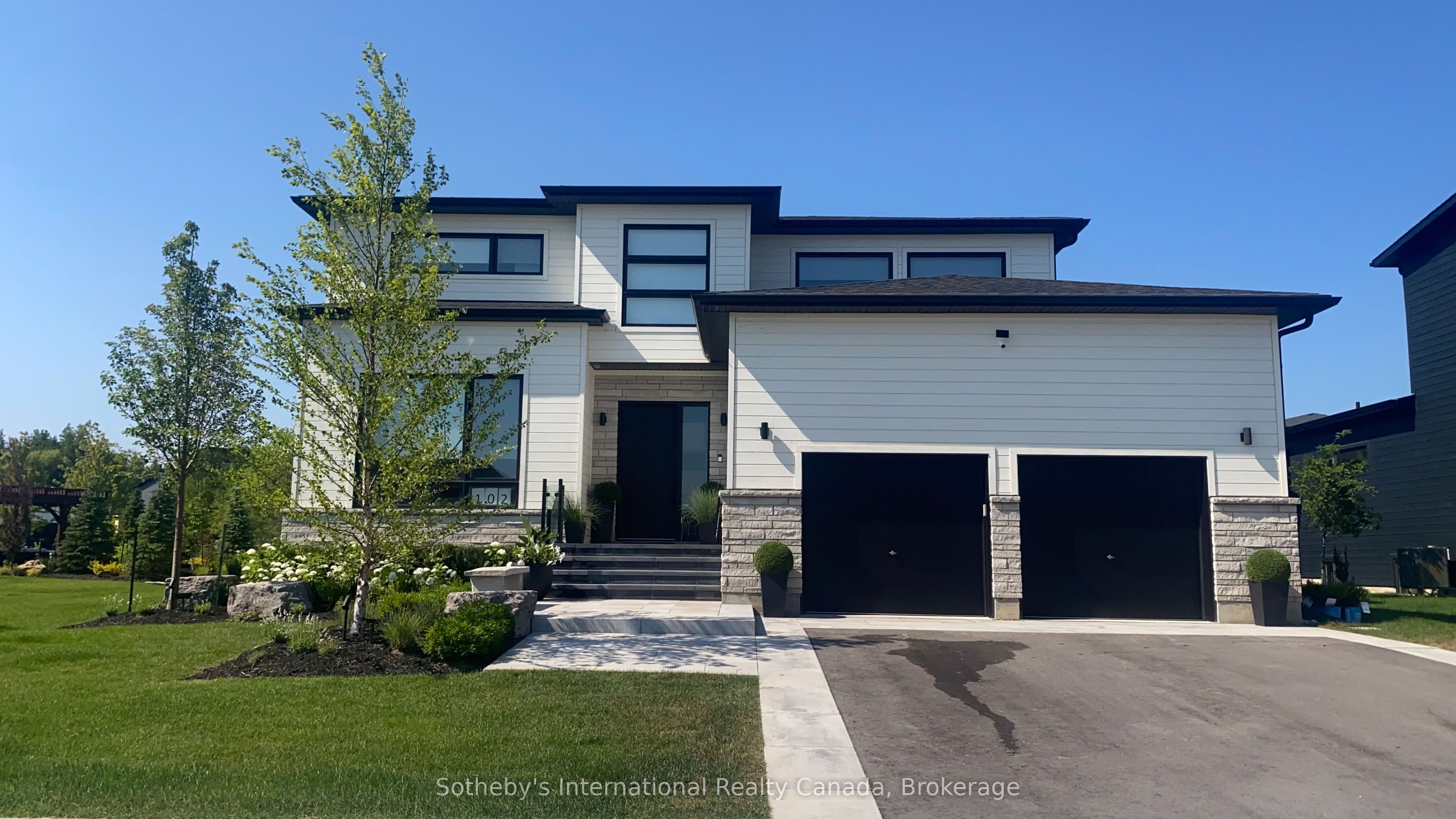 102 SLADDEN Court, Blue Mountains, ON N0H 2P0 photo 2