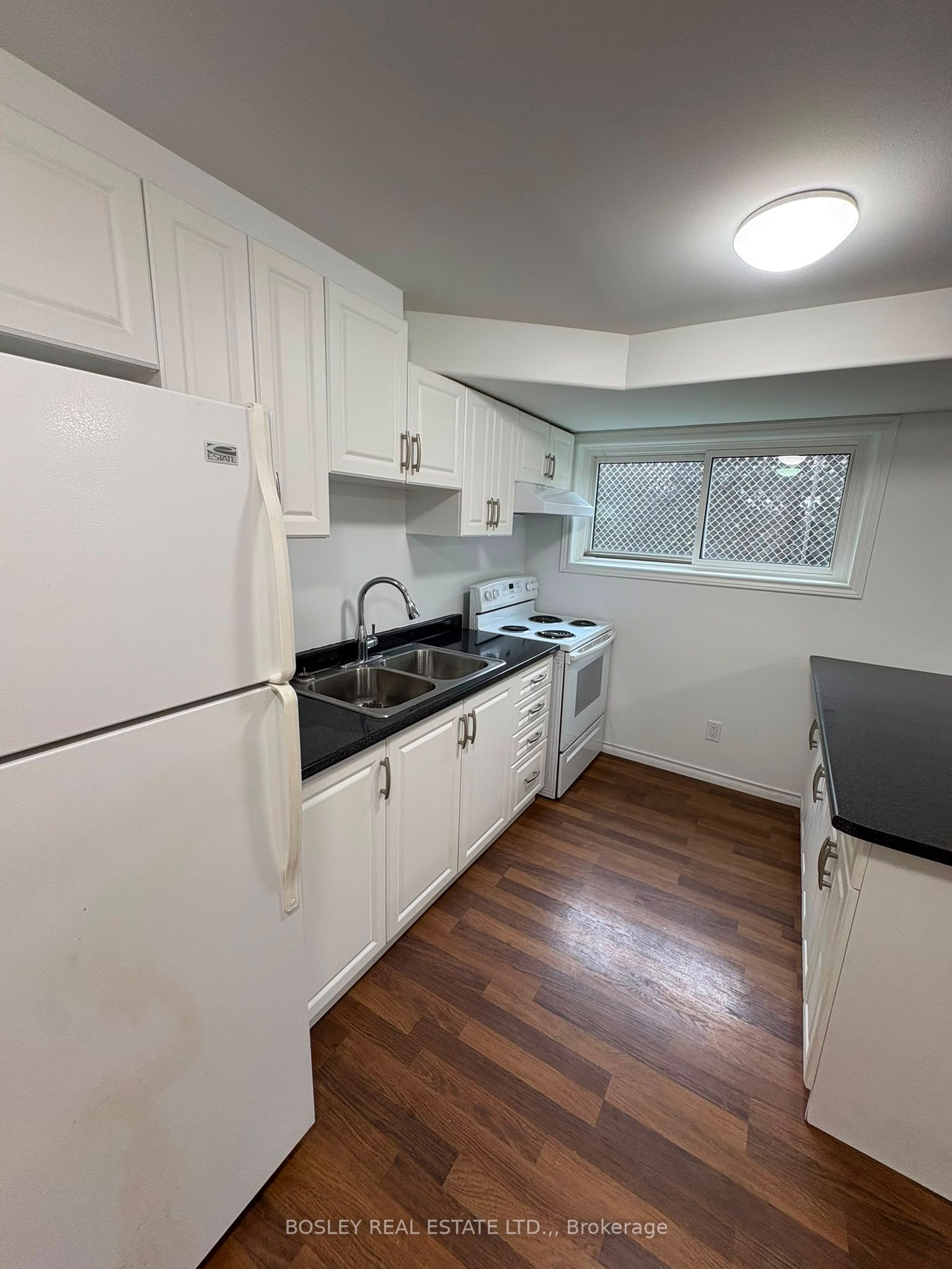 30 Via Dell Monte Street, St. Catharines, ON L2T 3Y1