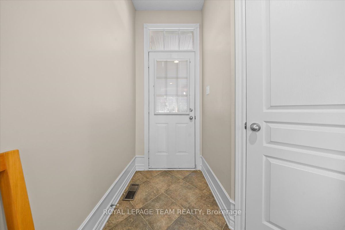 40 Saddlesmith Circle, Kanata, ON K2M 2Y9 photo 4