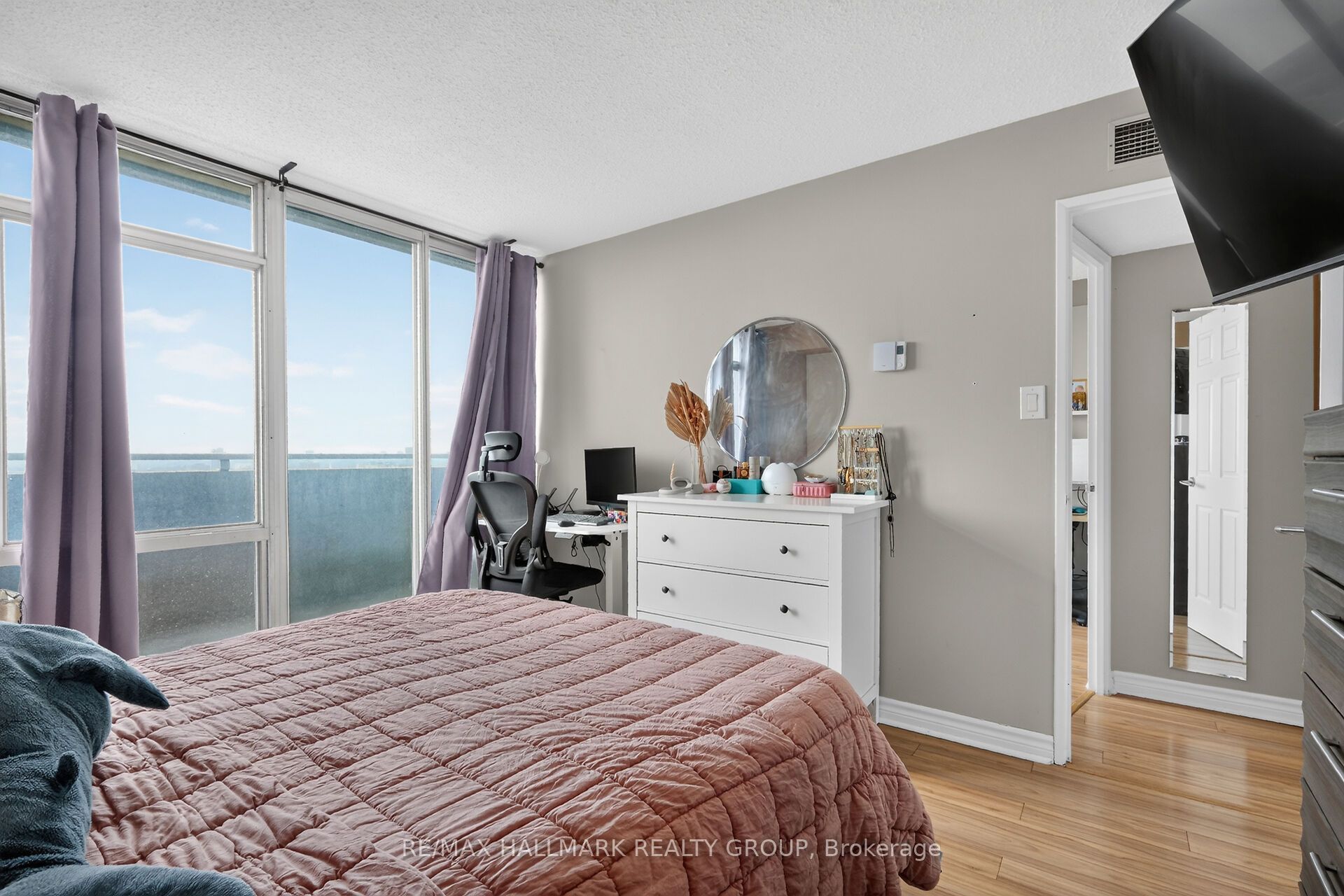 530 Laurier Avenue 1907, Ottawa Centre, ON K1R 7T1