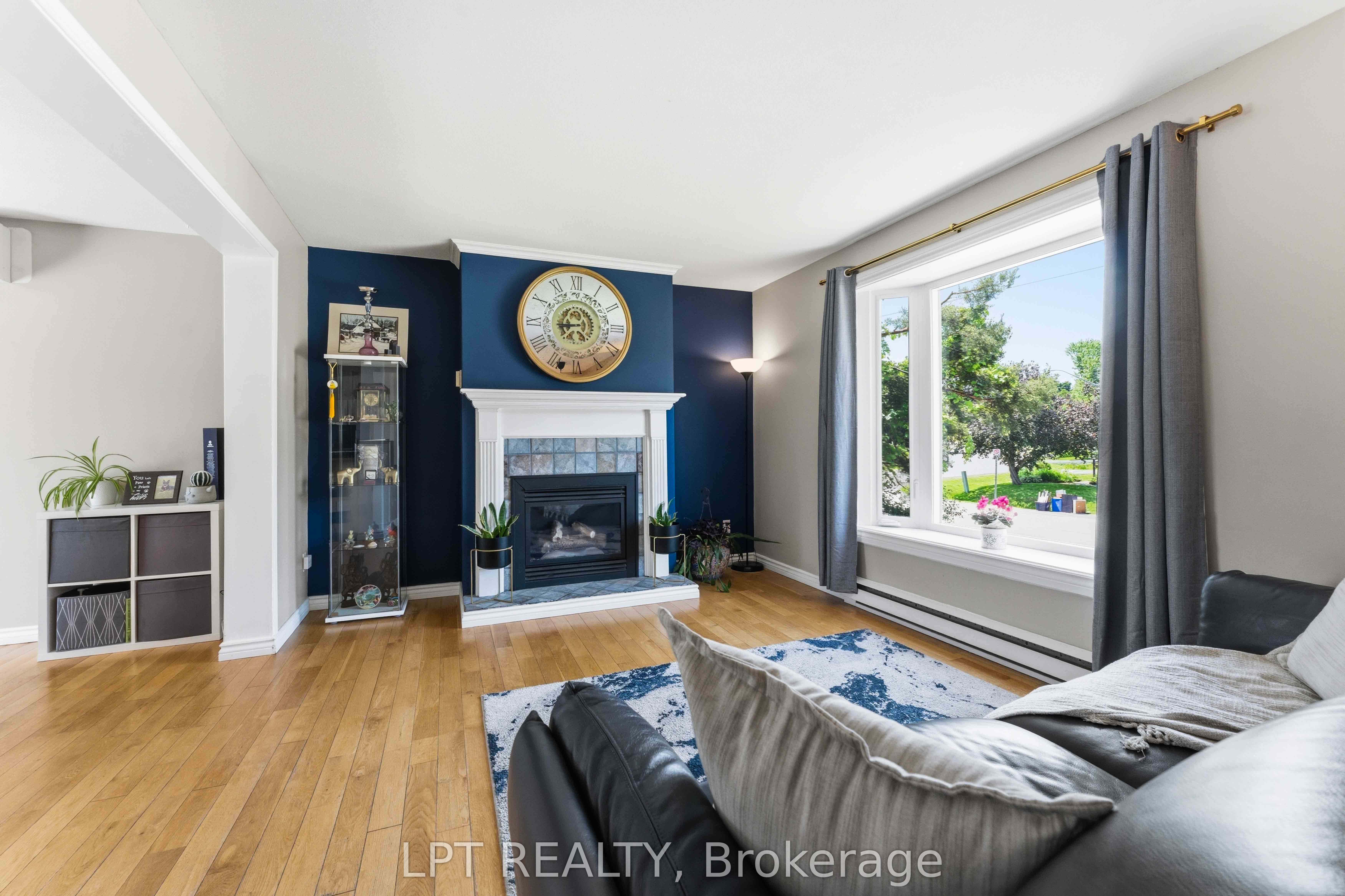 34 Fringewood Drive, Stittsville - Munster - Richmond, ON K2S 1V1 photo 4