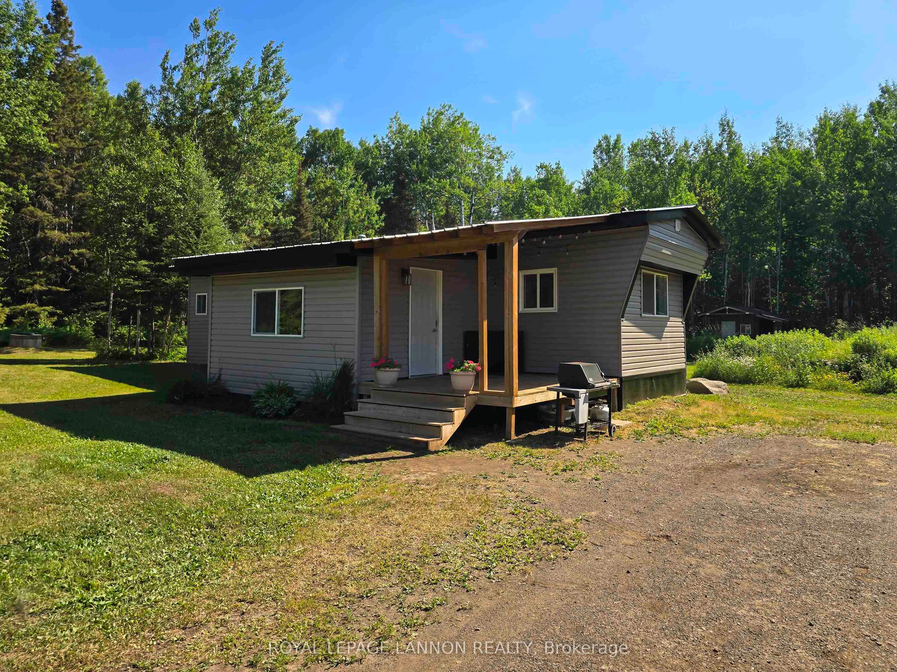 20 Union School Road S, Neebing, ON P7L 0E7