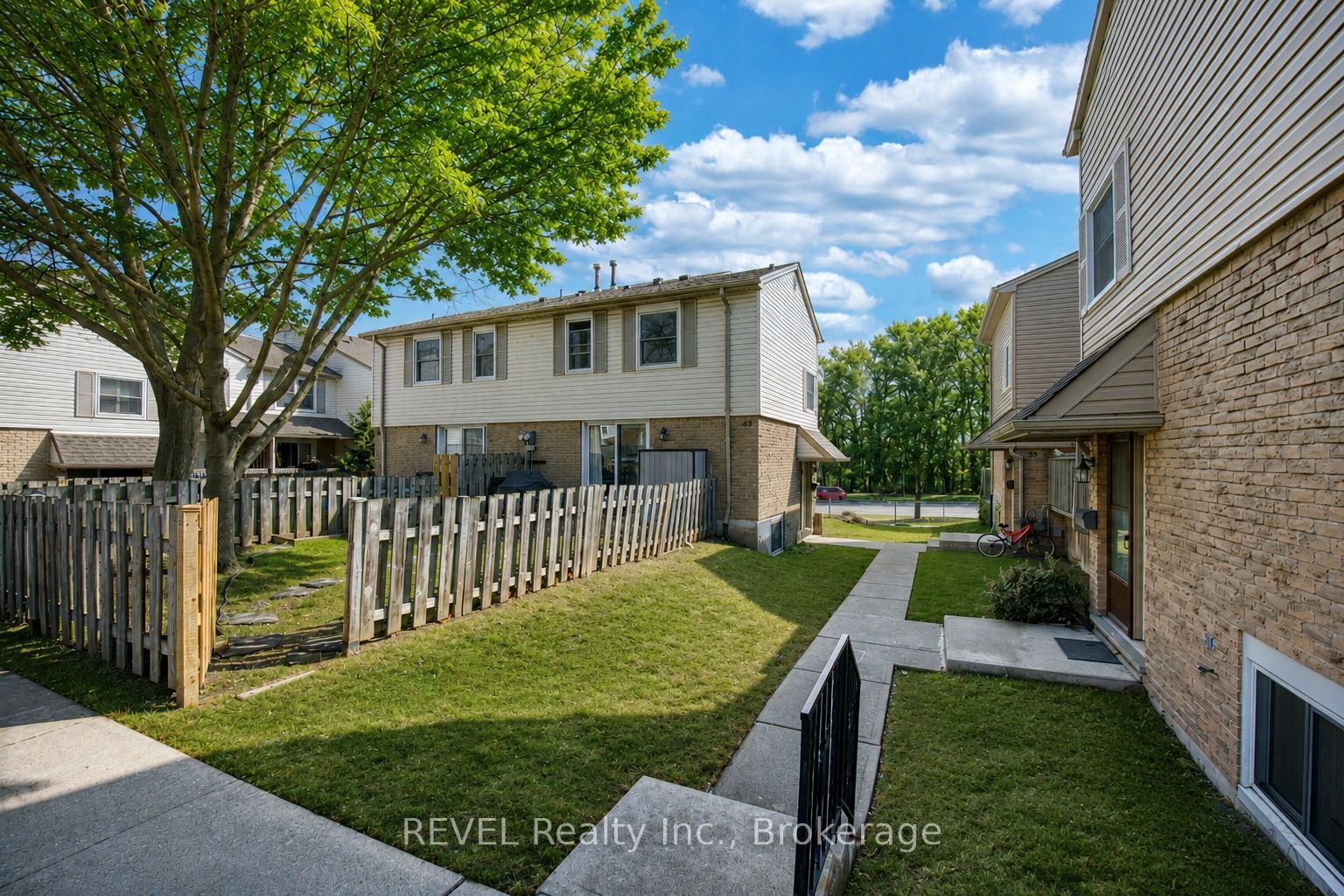 1300 Upper Ottawa Street 43, Hamilton, ON L8W 1M8
