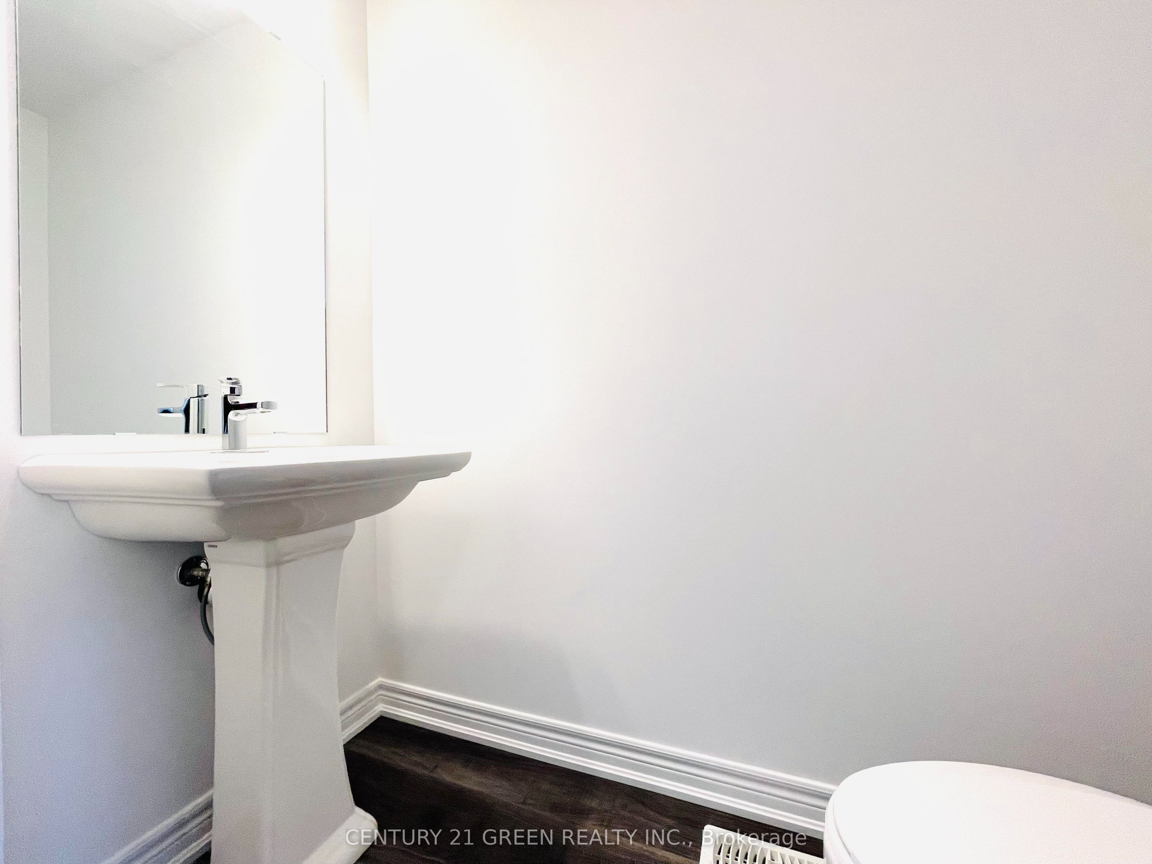 575 Woodward Avenue 11, Hamilton, ON L8H 0B3 photo 4