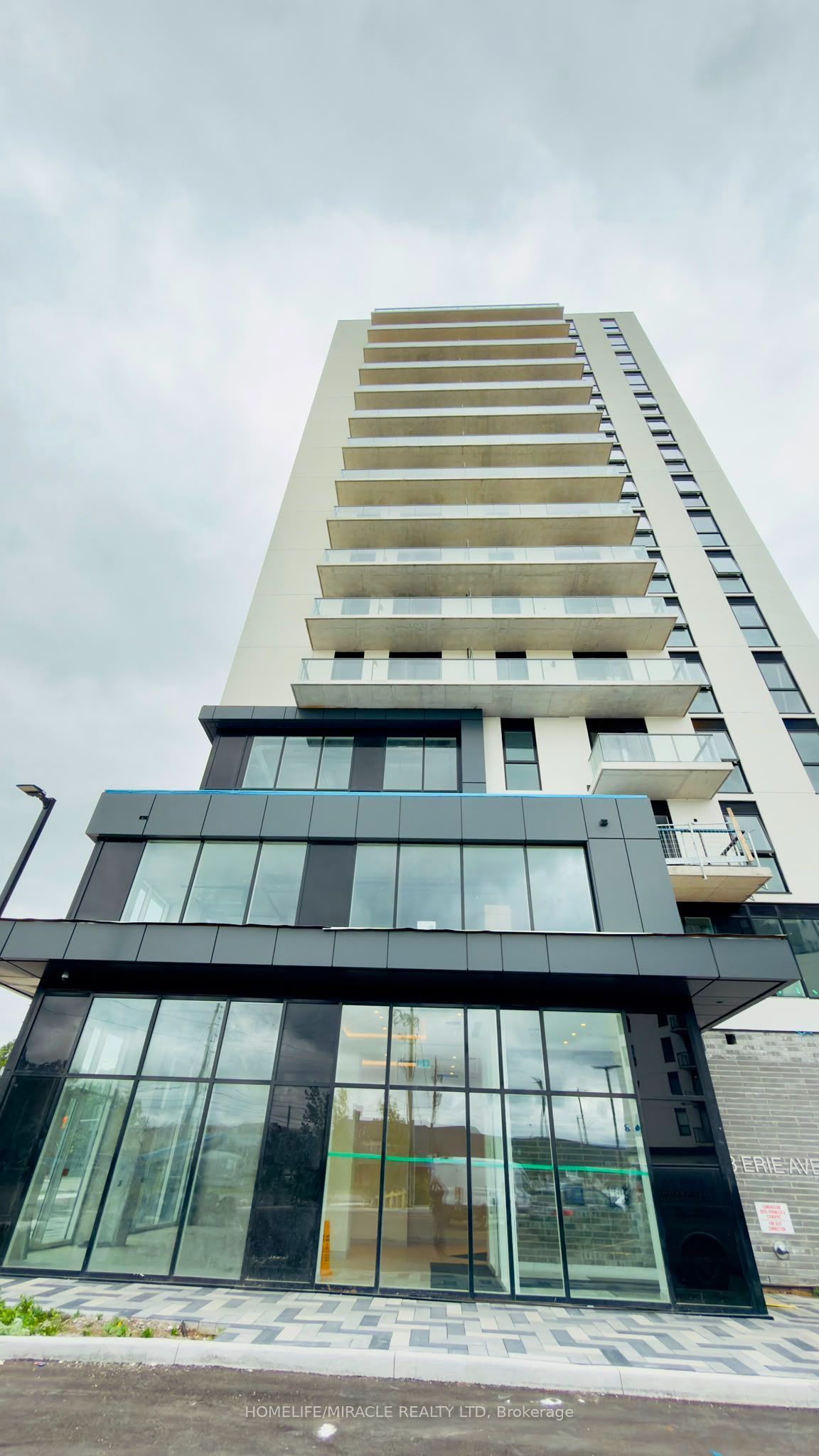 33 Erie Avenue 1205, Brantford, ON N3S 2E7