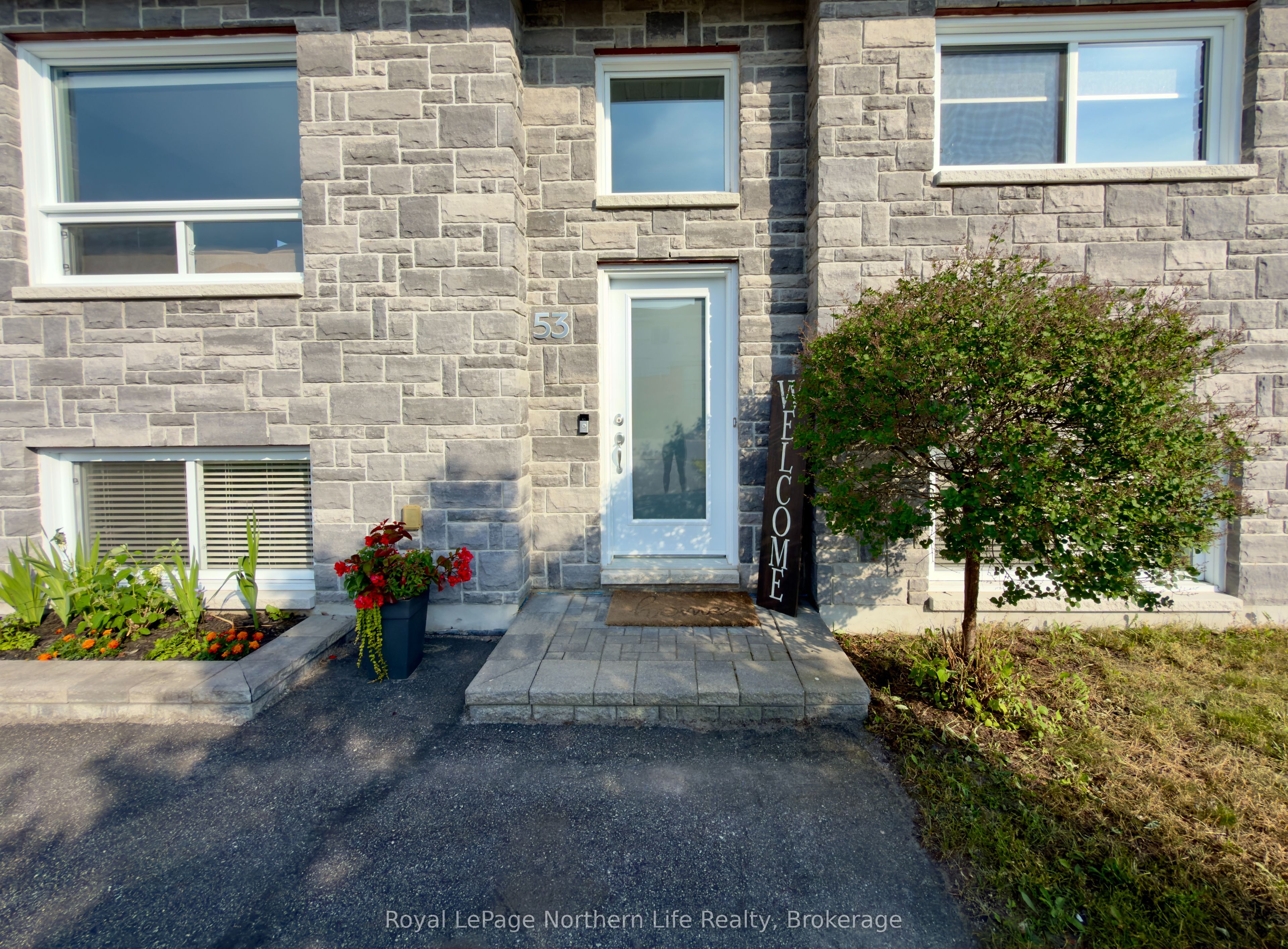 53 Perut Place, North Bay, ON P1B 0B5 photo 2