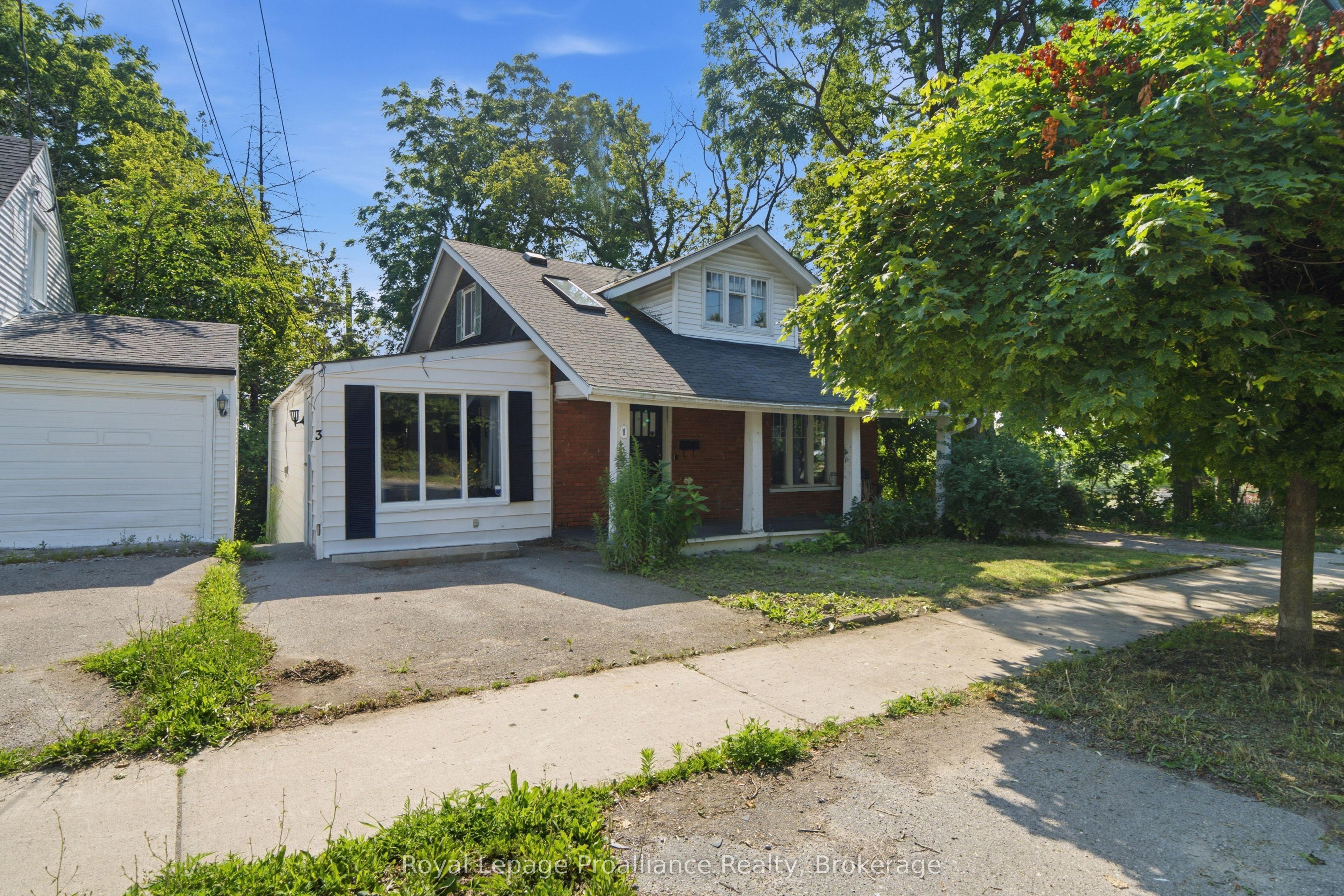1 Highland Avenue, Belleville, ON K8P 3P8