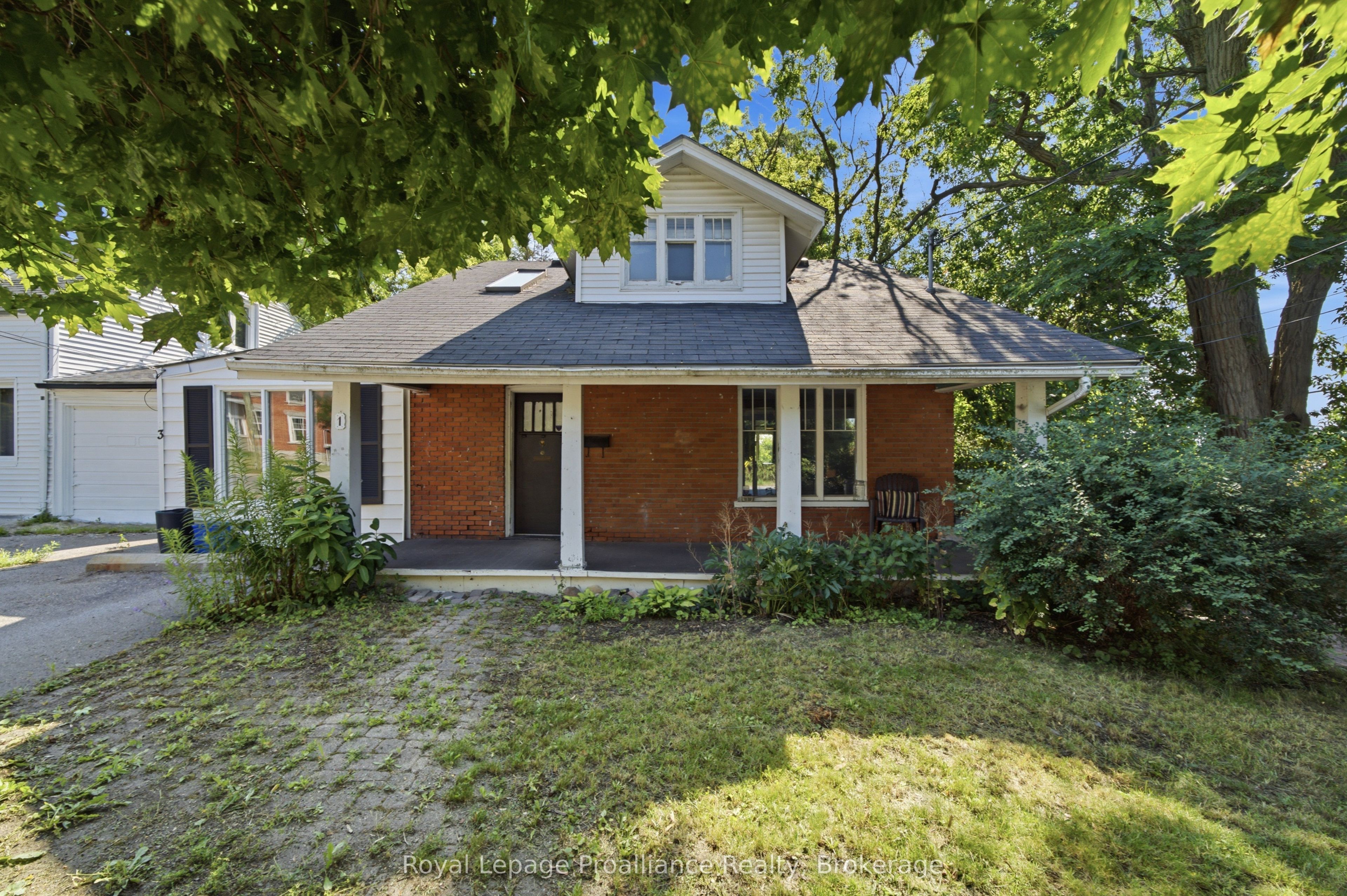 1 Highland Avenue, Belleville, ON K8P 3P8 photo 2