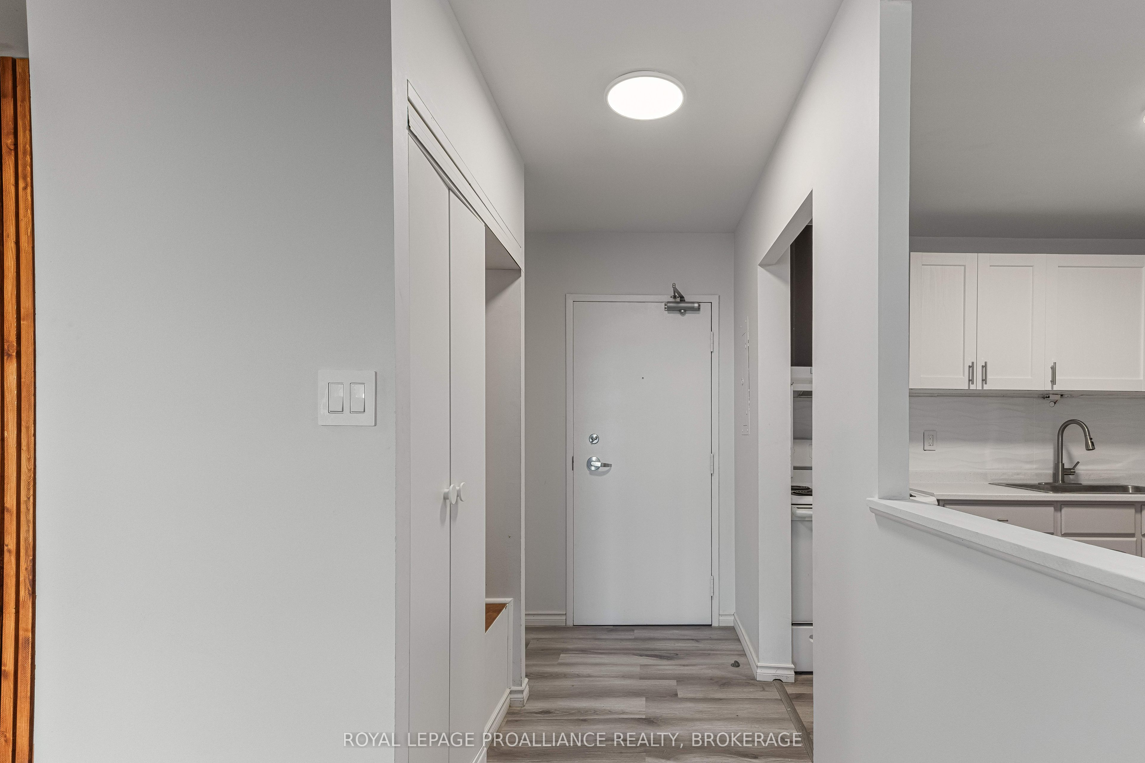 66 Greenview Drive 909, Kingston, ON K7M 7C5 photo 3