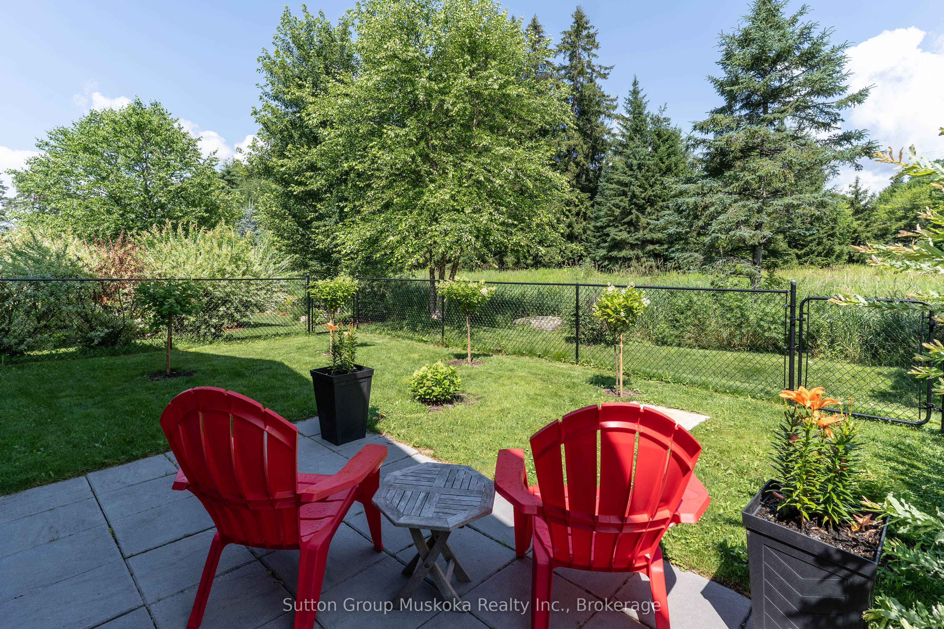 11 Autumn Lane 6, Huntsville, ON P1H 0C7 photo 4