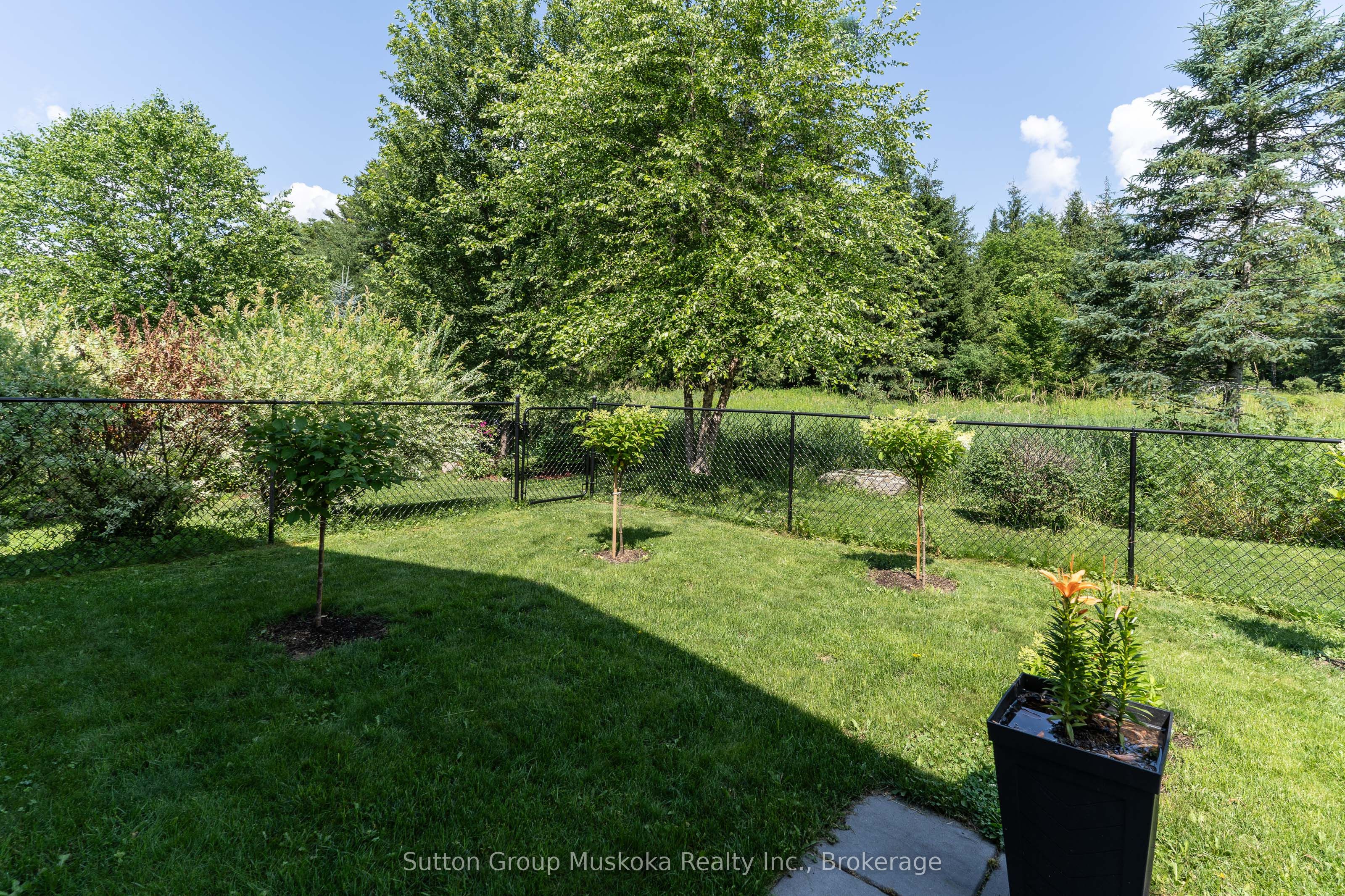 11 Autumn Lane 6, Huntsville, ON P1H 0C7 photo 5