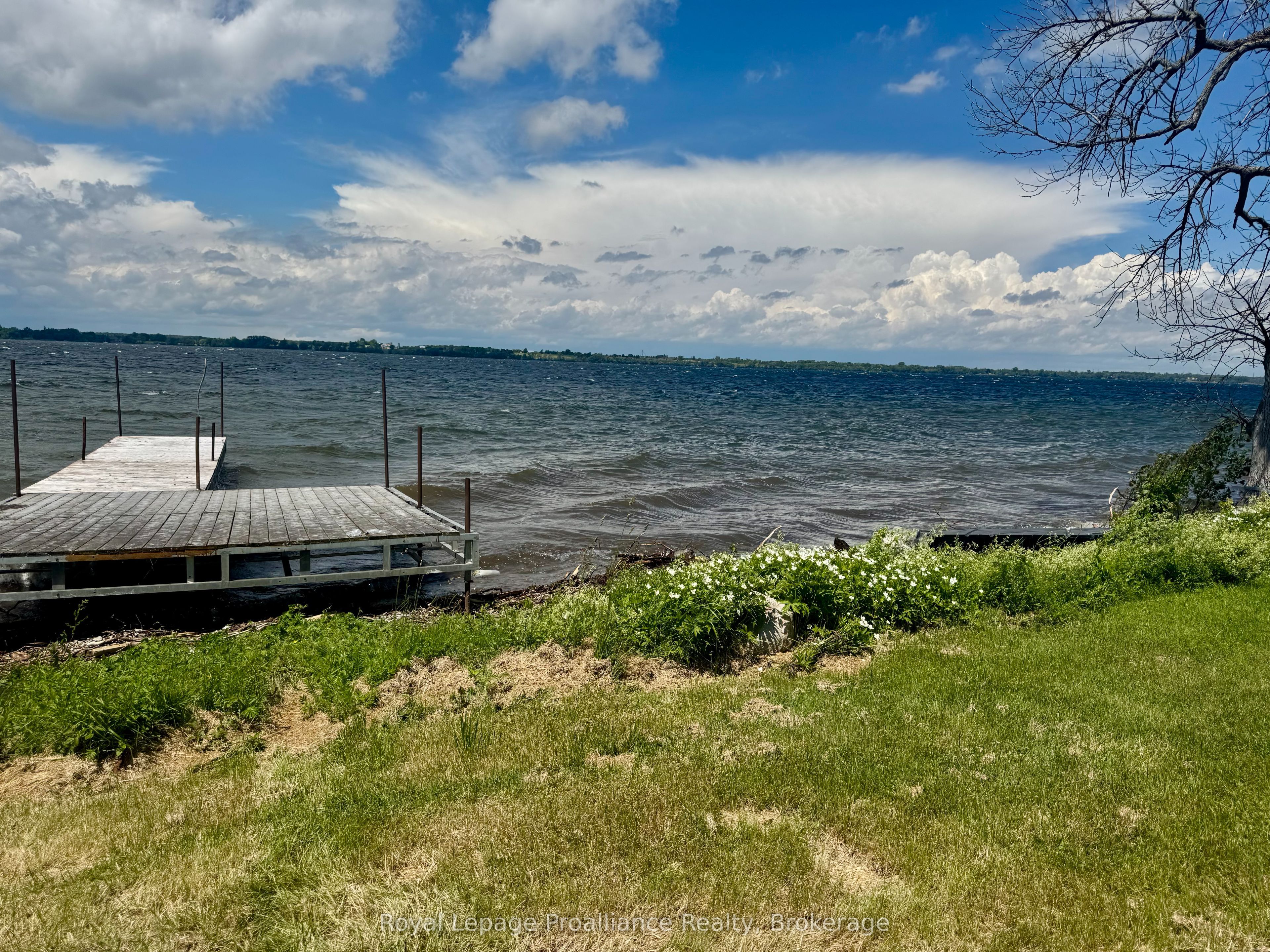 33 Prinyers Cove Crescent, Prince Edward County, ON K0K 2T0 photo 2