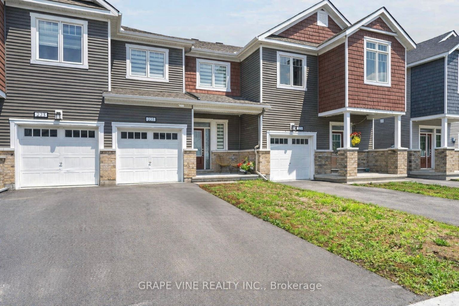 225 Billrian Crescent, Stittsville - Munster - Richmond, ON K2S 3A5