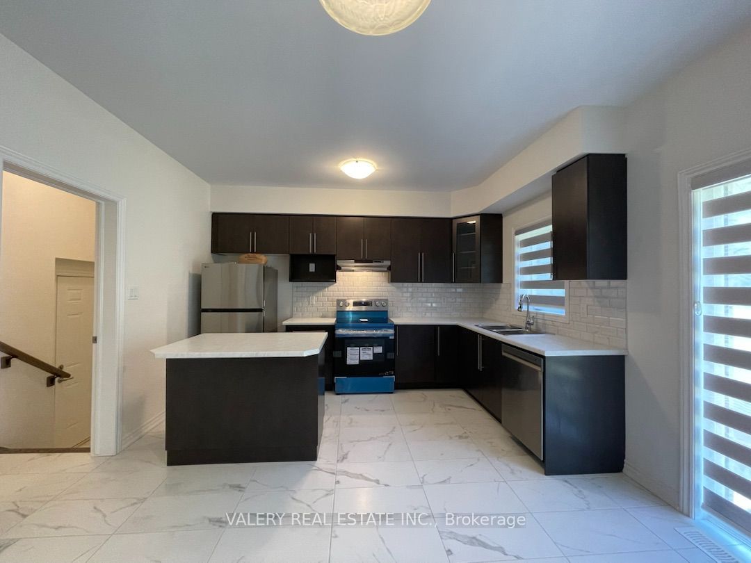 27 Mckernan Ave Avenue, Brantford, ON N3V 0C2 photo 3