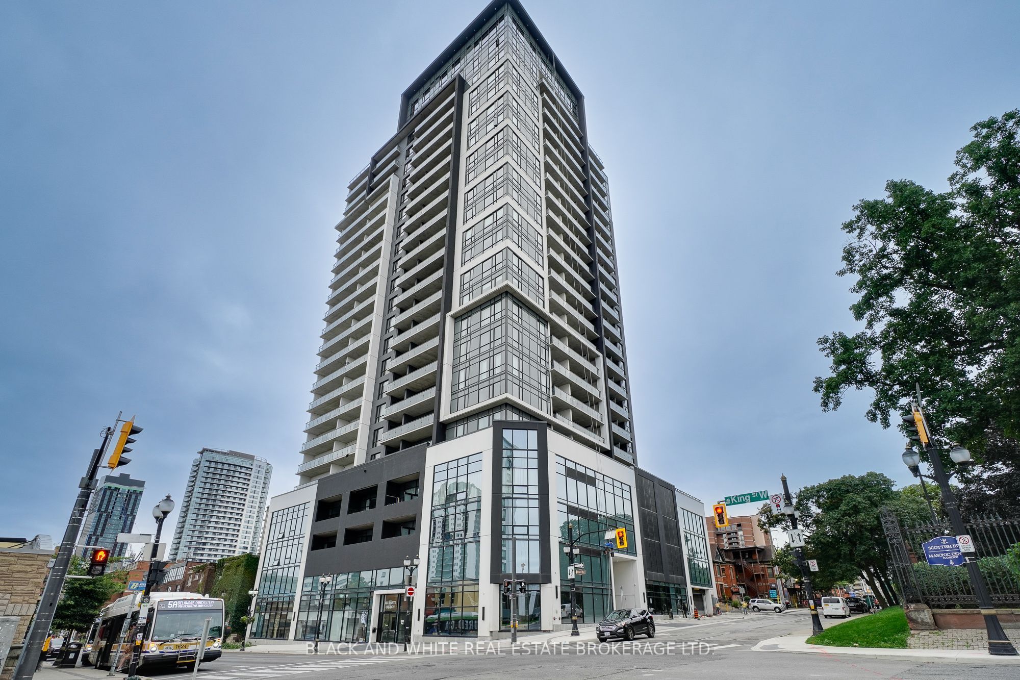 15 Queen Street S 1407, Hamilton, ON L8P 3R4