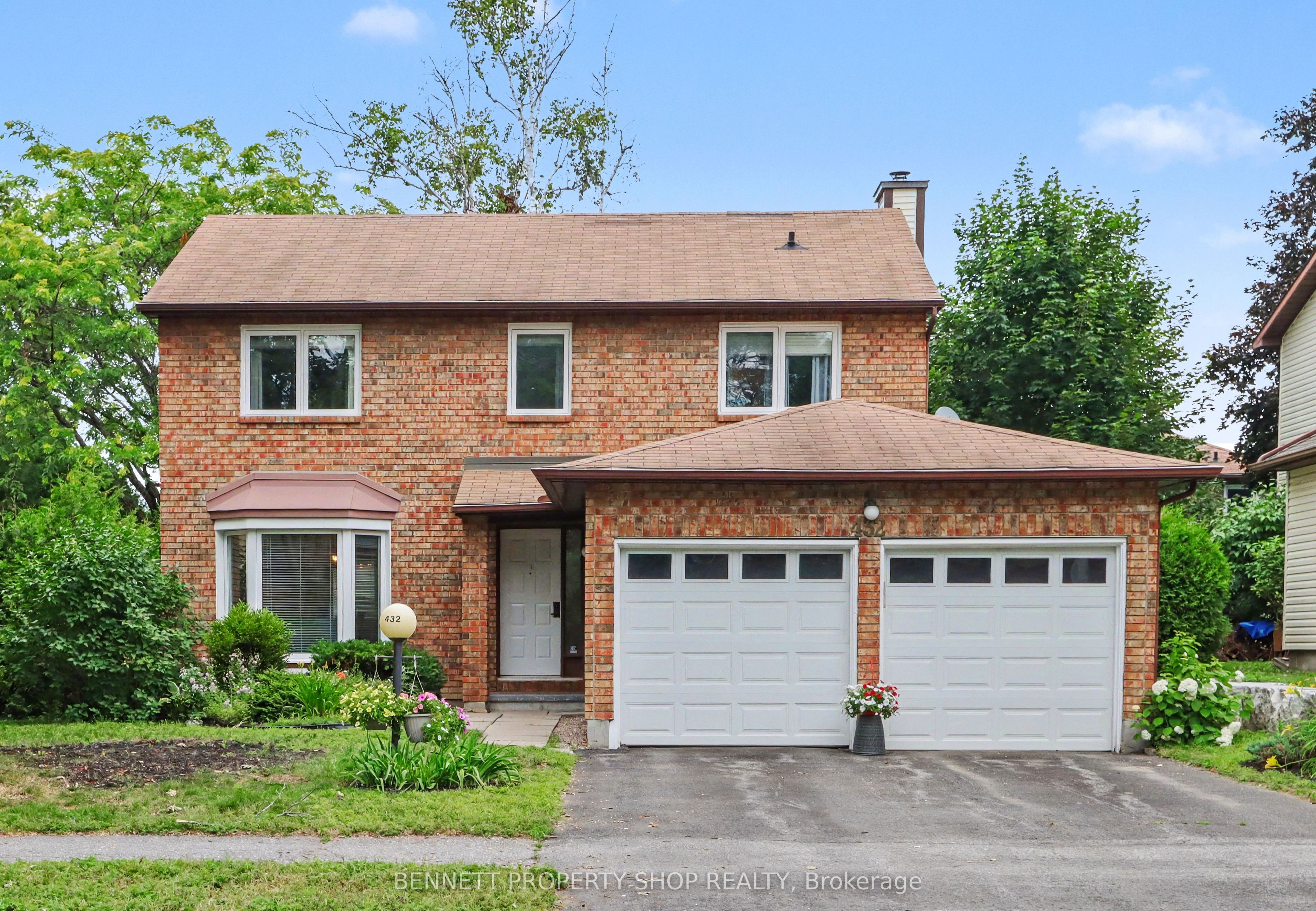 432 Pickford Drive, Kanata, ON K2L 3R4