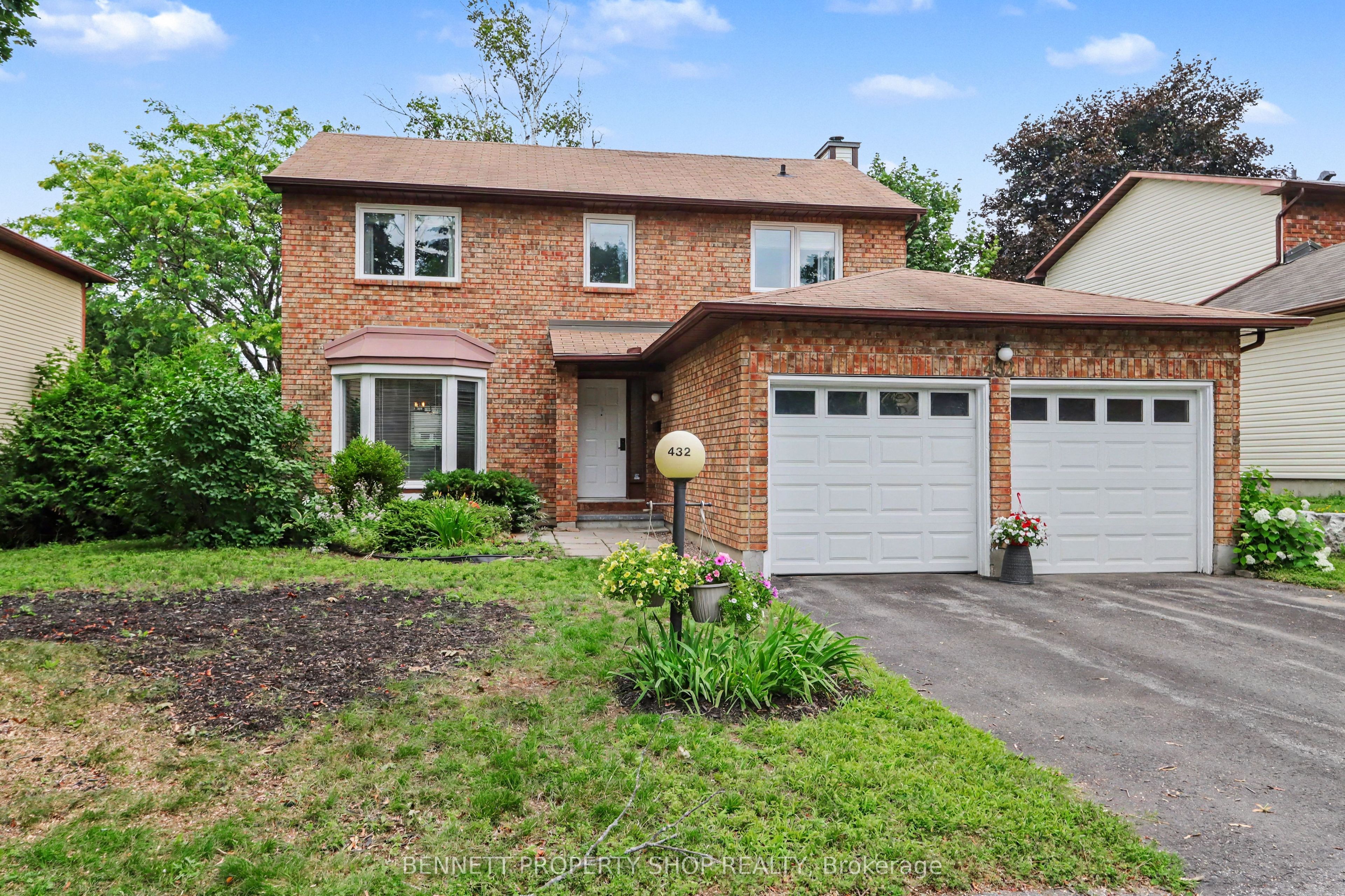 432 Pickford Drive, Kanata, ON K2L 3R4 photo 2