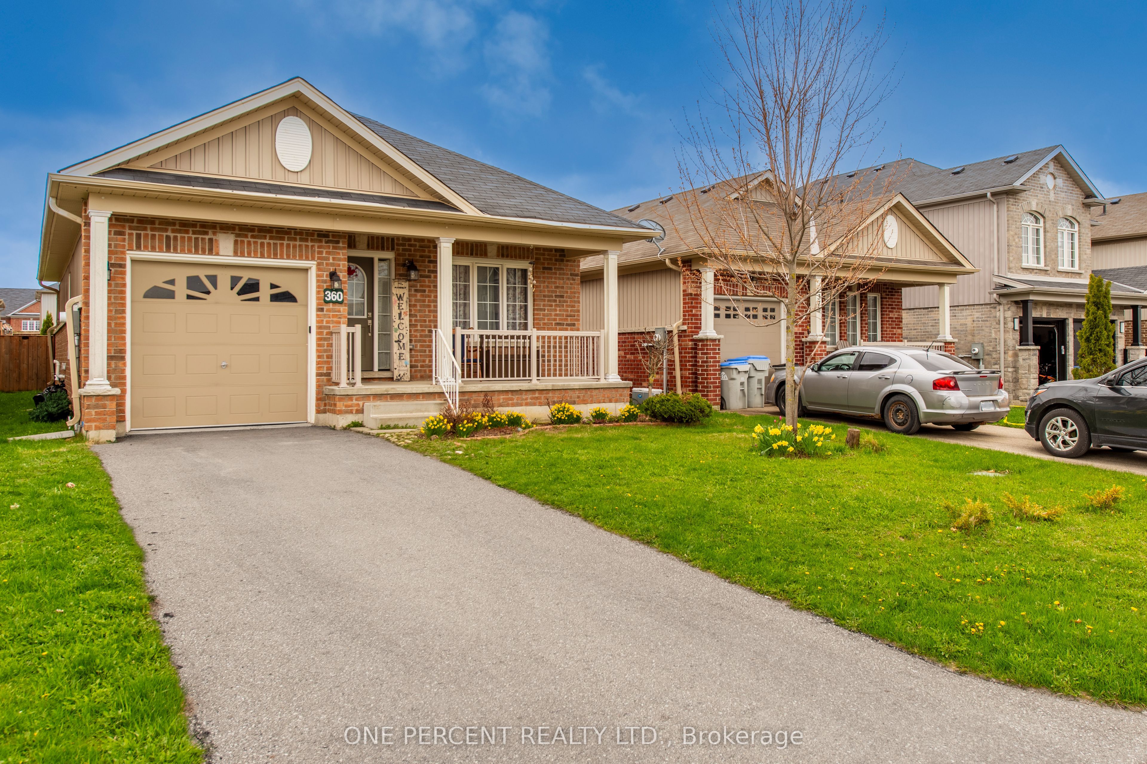 360 Armstrong Street W, North Perth, ON N4W 0E5 photo 2