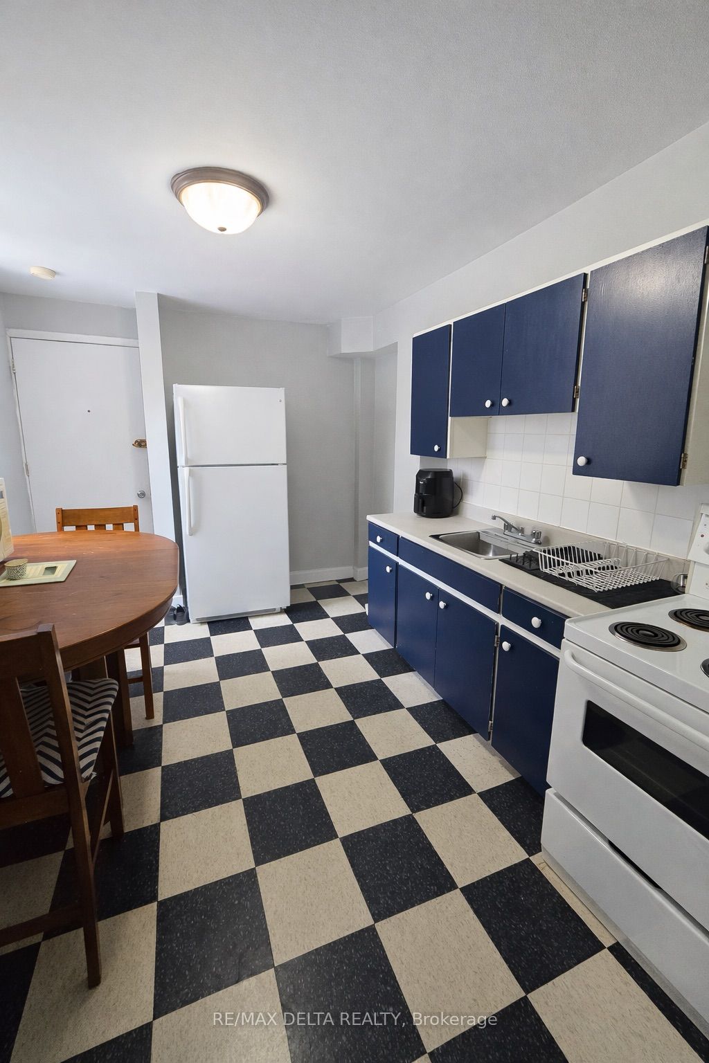 514 Bay Street 2, Ottawa Centre, ON K1R 6B3 photo 5