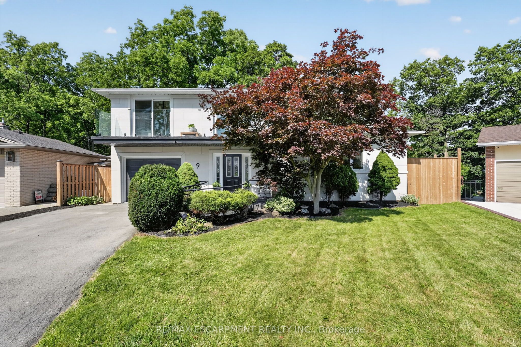 9 Leslie Drive, Hamilton, ON L8G 2P6 photo 2