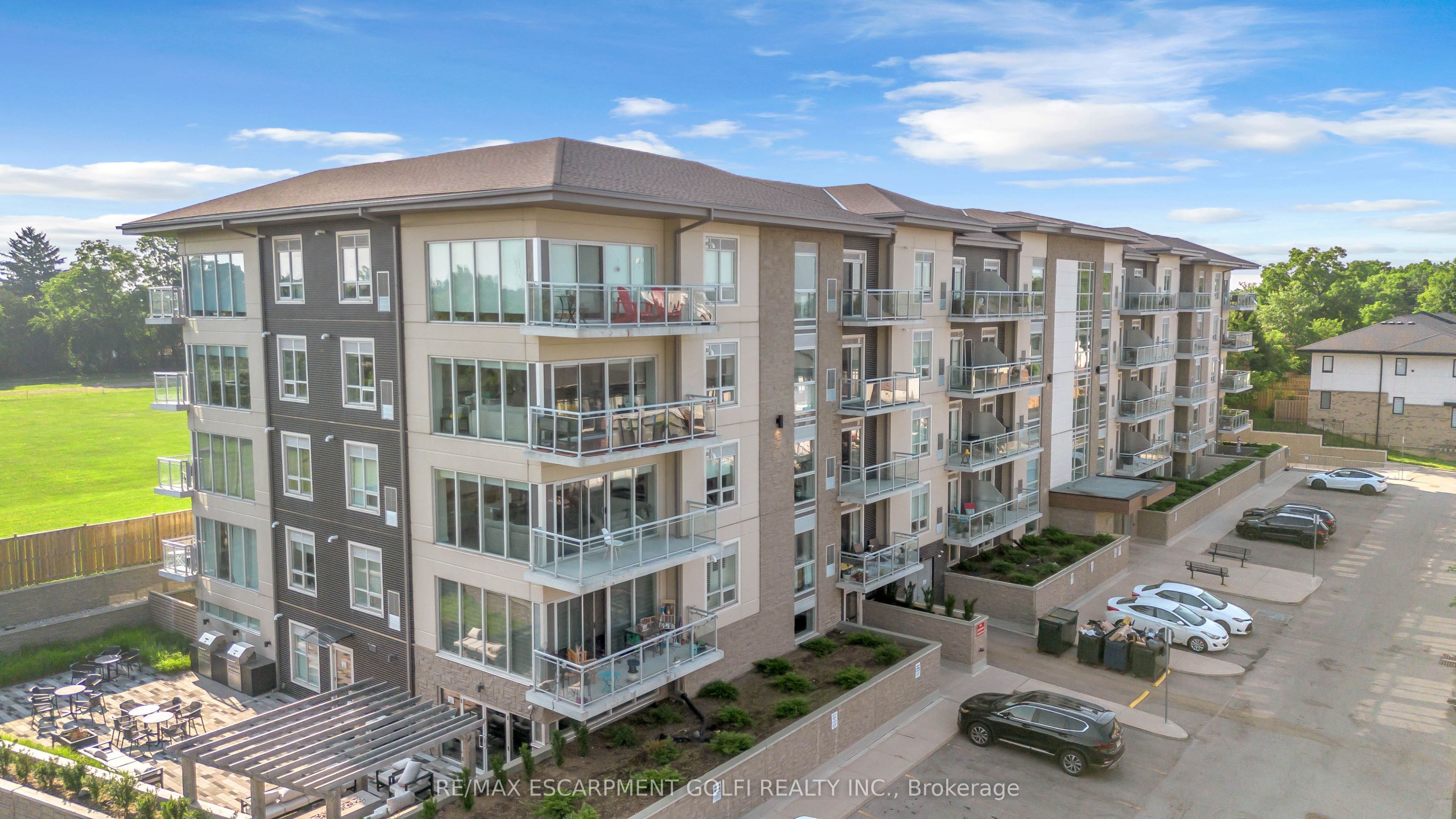 16 Markle Crescent 208, Hamilton, ON L9G 0H4 photo 2