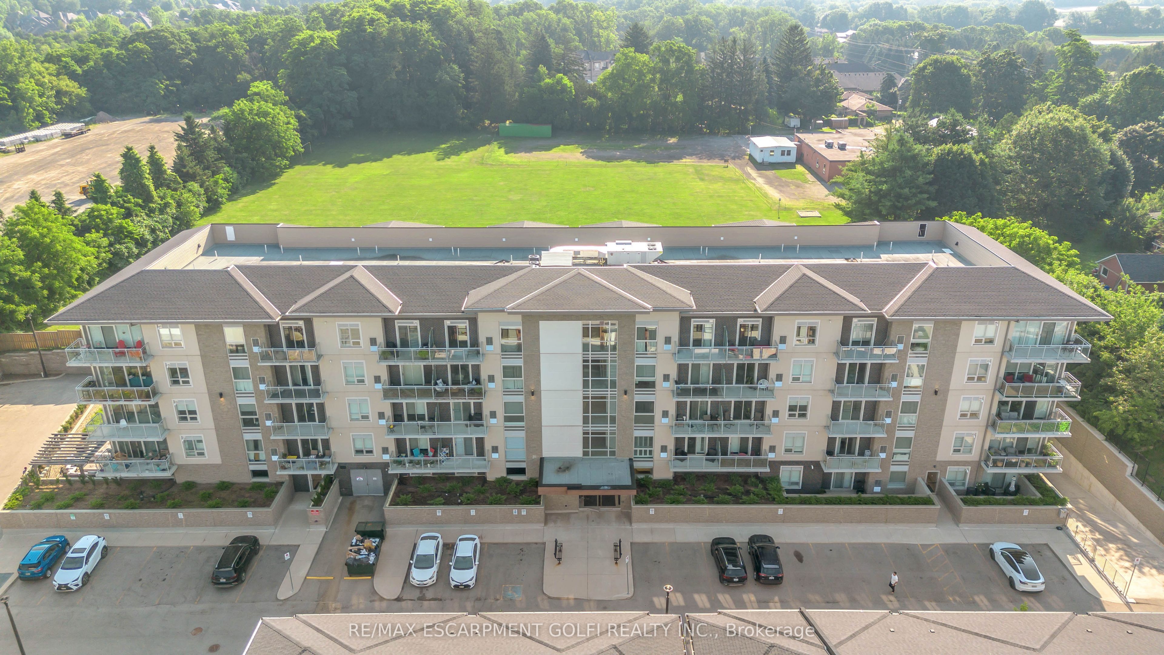 16 Markle Crescent 208, Hamilton, ON L9G 0H4 photo 3