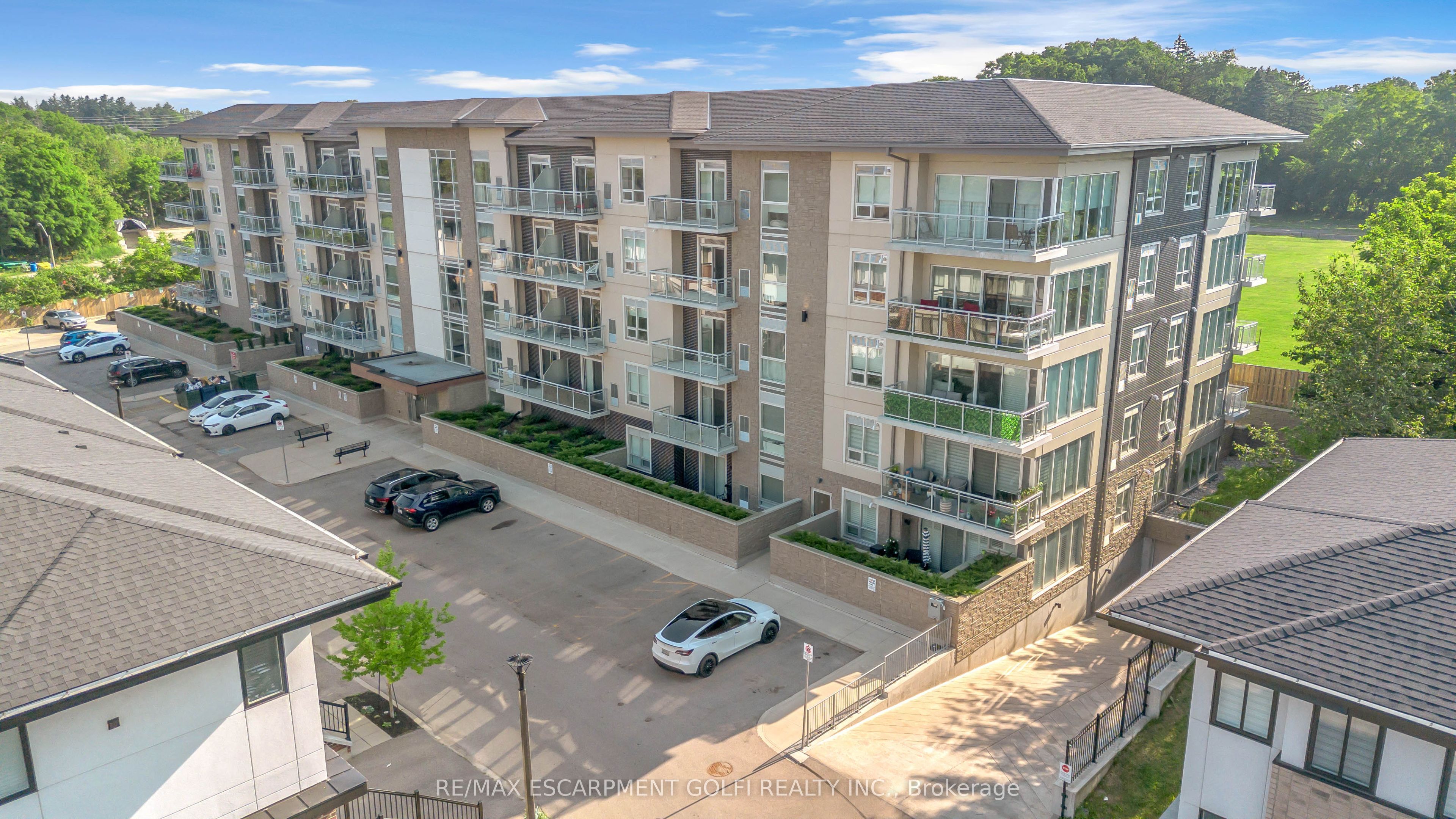 16 Markle Crescent 208, Hamilton, ON L9G 0H4 photo 4