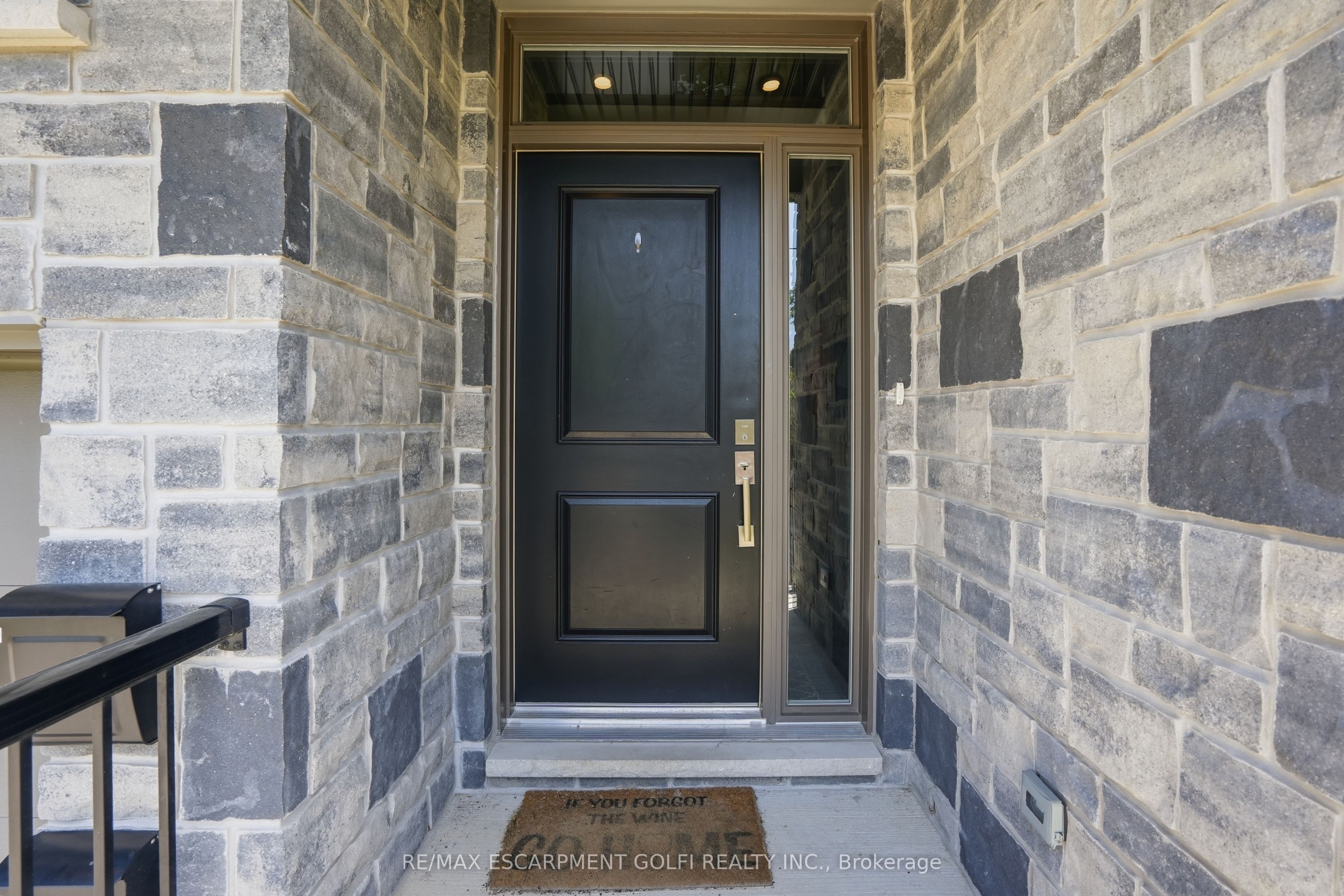 8 Nash Street, St. Catharines, ON L2S 1B5 photo 3
